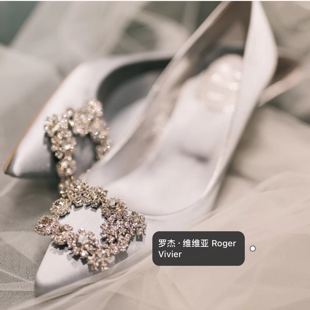 NO:238469,Limited color diamond cabinet is launched simultaneously with beautiful foot pictures and three colors have their own characteristics. This season, single shoes19860909限定色钻柜同步上新配上绝美上脚图三个颜色各有特色这一季爱了,单鞋,Women's Shoes