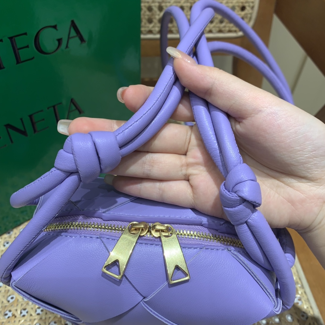 Bottega Veneta CASSETTE 14CM 相机包 701915紫藤色