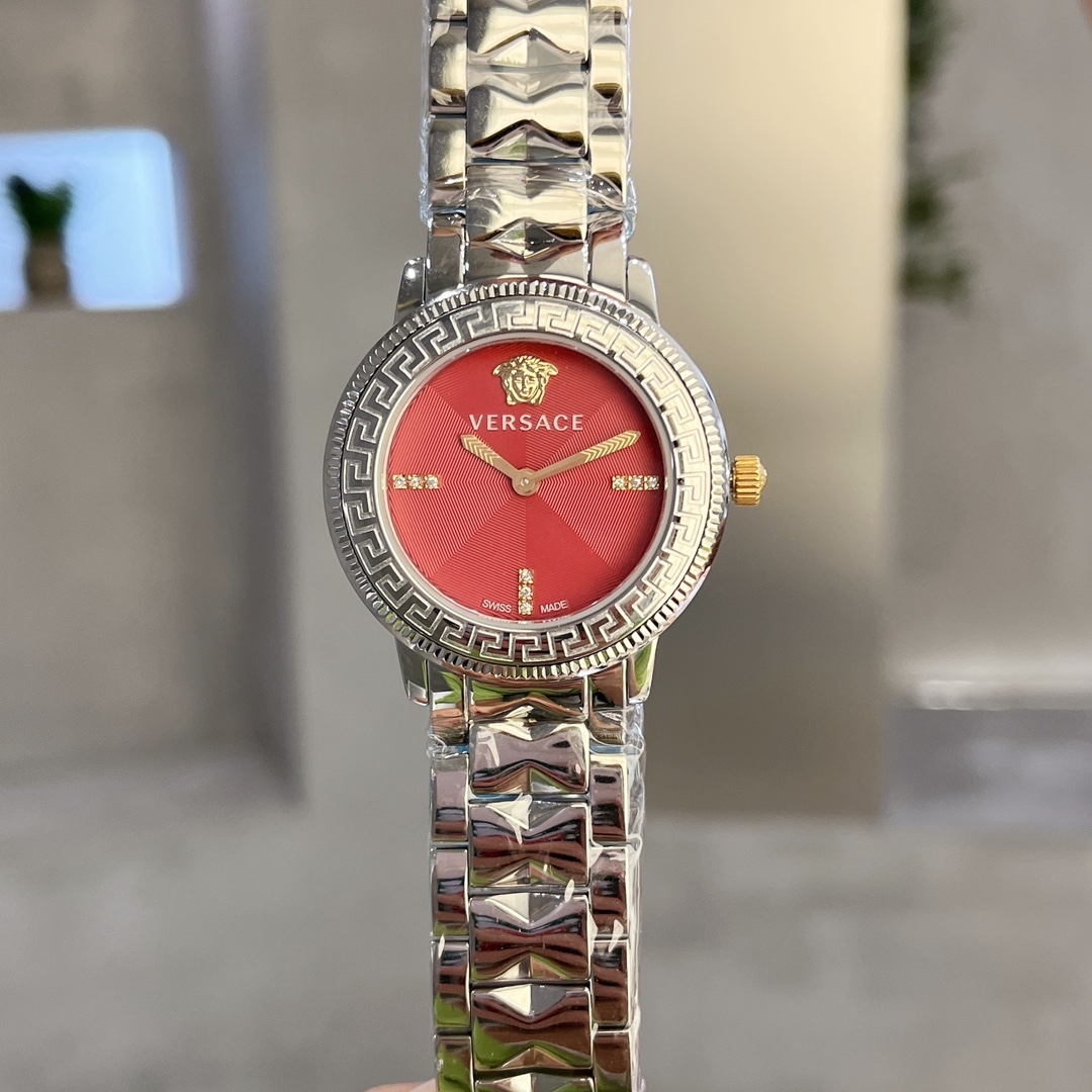 V-TRIBUTE Series 36mm Watch with Medusa Embossing and Greek Design Elements - 图片 4