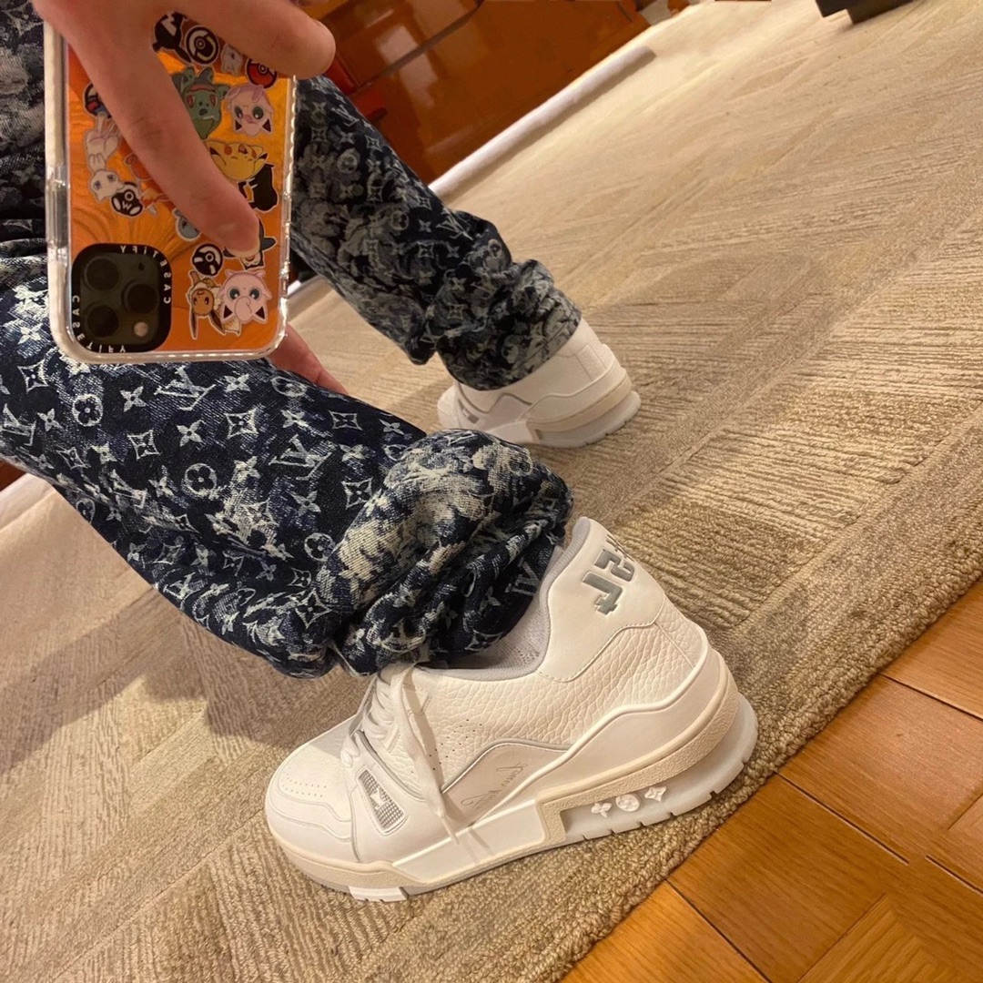 Louis Vuitton White Cement Trainer: A Timeless Classic Sneaker 7 i1662462640 9092 5