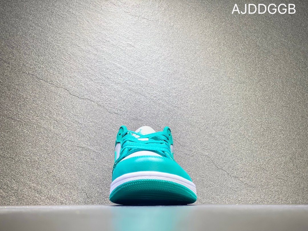 240 Air Jordan 1 Low AJ1 乔1低帮篮球鞋  DC0774-132