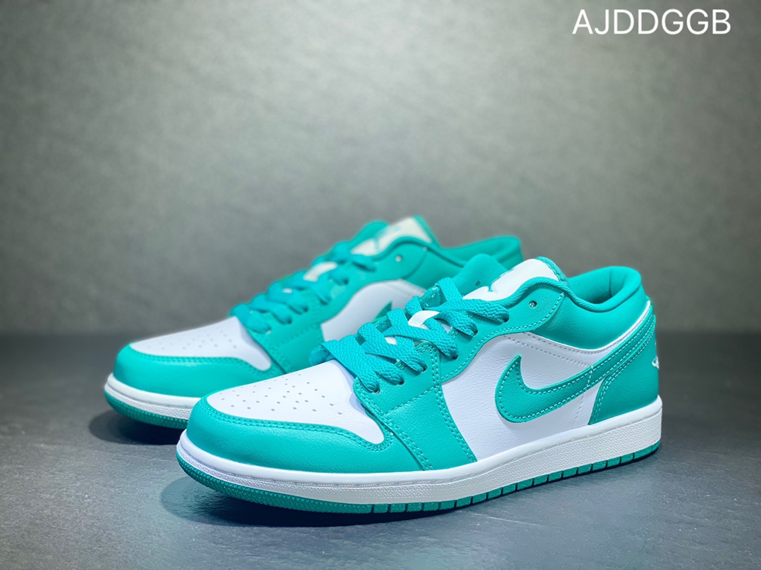 240 Air Jordan 1 Low AJ1 乔1低帮篮球鞋  DC0774-132