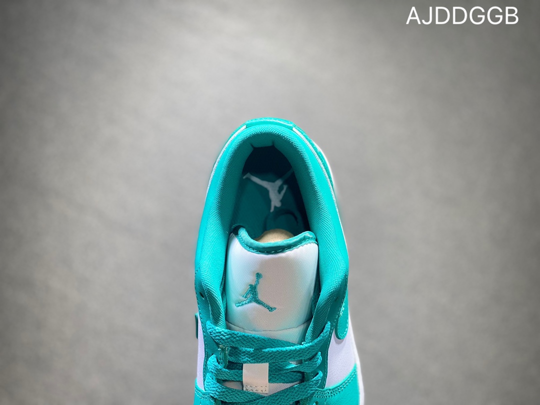 240 Air Jordan 1 Low AJ1 乔1低帮篮球鞋  DC0774-132
