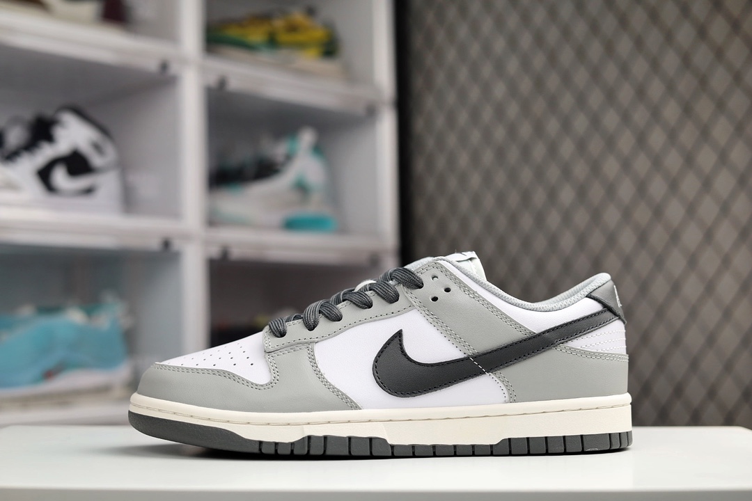 I5 N3出品 打破市场天花板高利润格局 011 Series NK Dunk SB Low 白灰黑 独立精准数据化开发 所有材料裁片来自原厂同源 原厂冲刀切割 质感无敌 原楦原纸板 鞋型 鞋头上翘 反口里V字弧一切完美比对ZP 市场唯一正确跟随官方最新二代底档案 全鞋98%匹配XE版ZP 后续配色陆续全码出货中