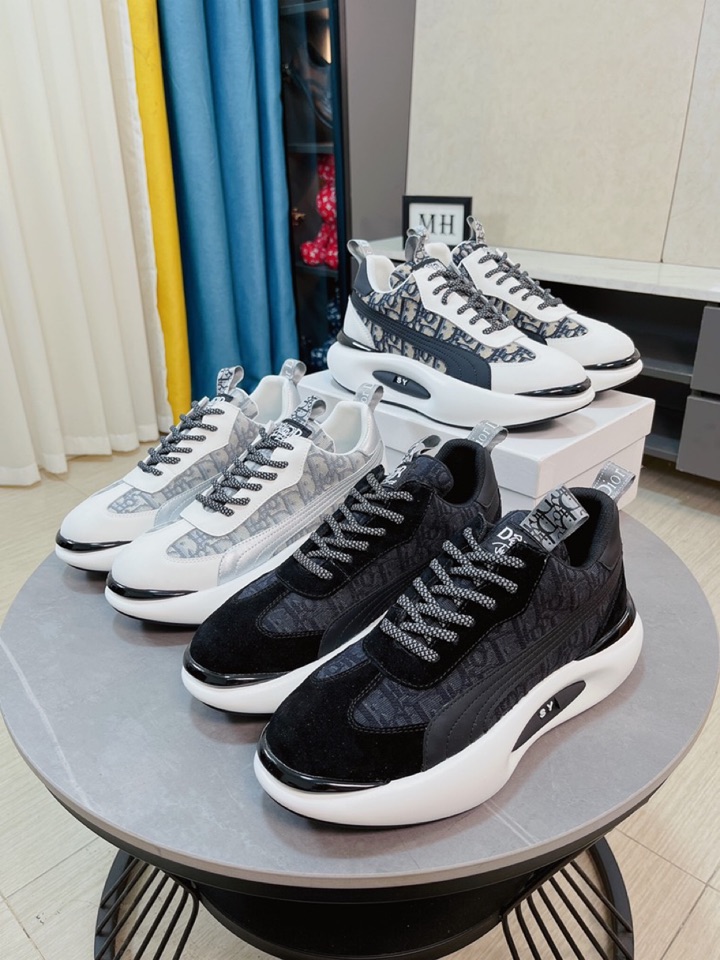 I5 Dior迪奥爆卖款官网全球首发男鞋高端品牌 官网最系列：鞋面采用进口牛皮搭配专供面料打造网布透气内里。让行走更加便捷舒适与官方的质量相比美的1：1复刻。打造时尚个性衬托你的与众不同潮男必备!经典款。男码：38-44。