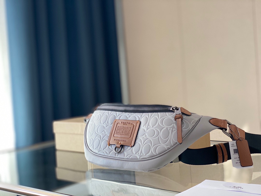 K5 配盒尺寸43.16  Coach 蔻驰 胸包 coach 提升整体的穿搭时尚和品味 打造随心出行造型 男女皆可的款式