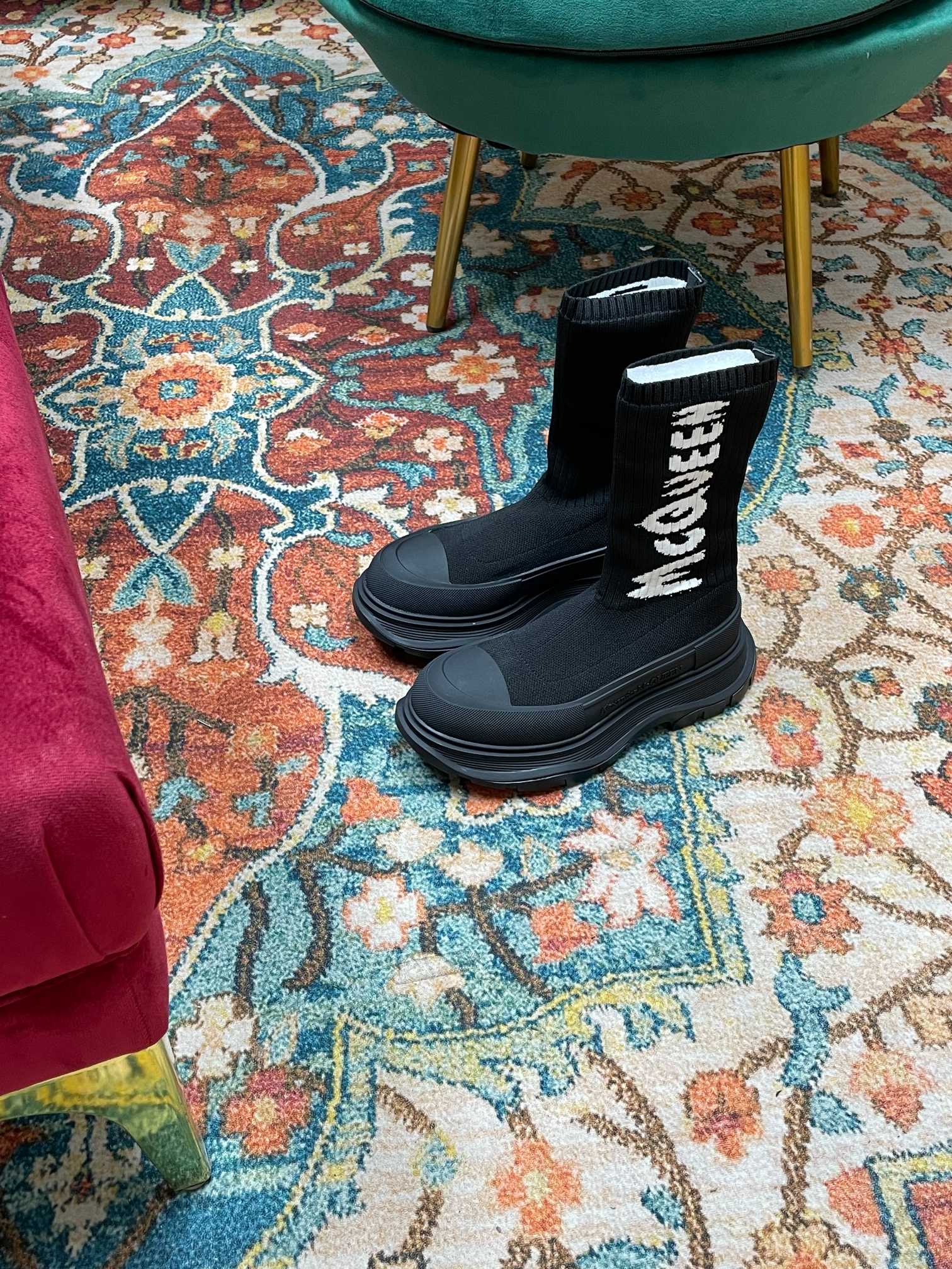 Zenium: Alexander McQueen Queen 22s Graffiti Sock Boots with Zirconium Fabric - 图片 1