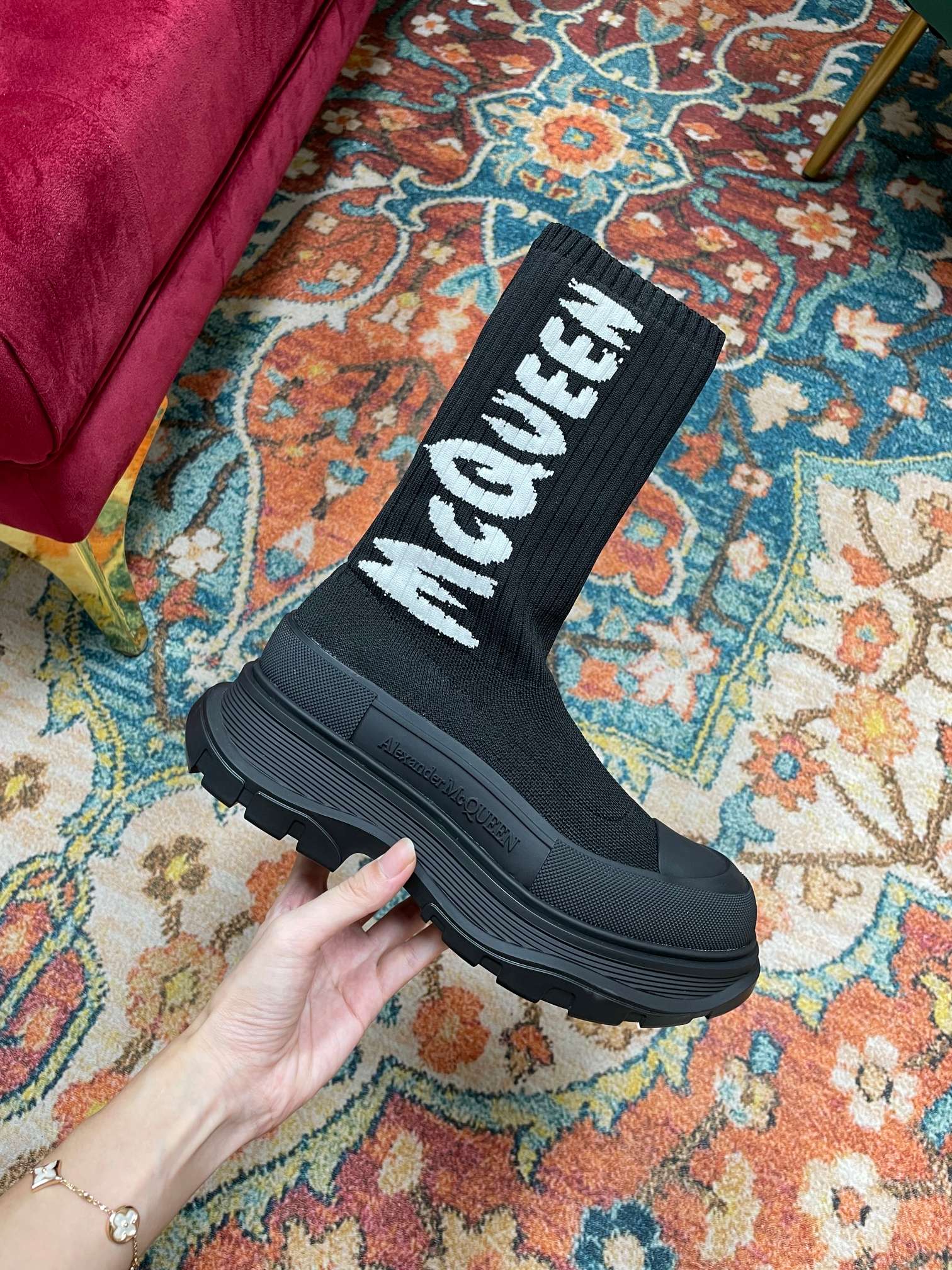 Zenium: Alexander McQueen Queen 22s Graffiti Sock Boots with Zirconium Fabric - 图片 4