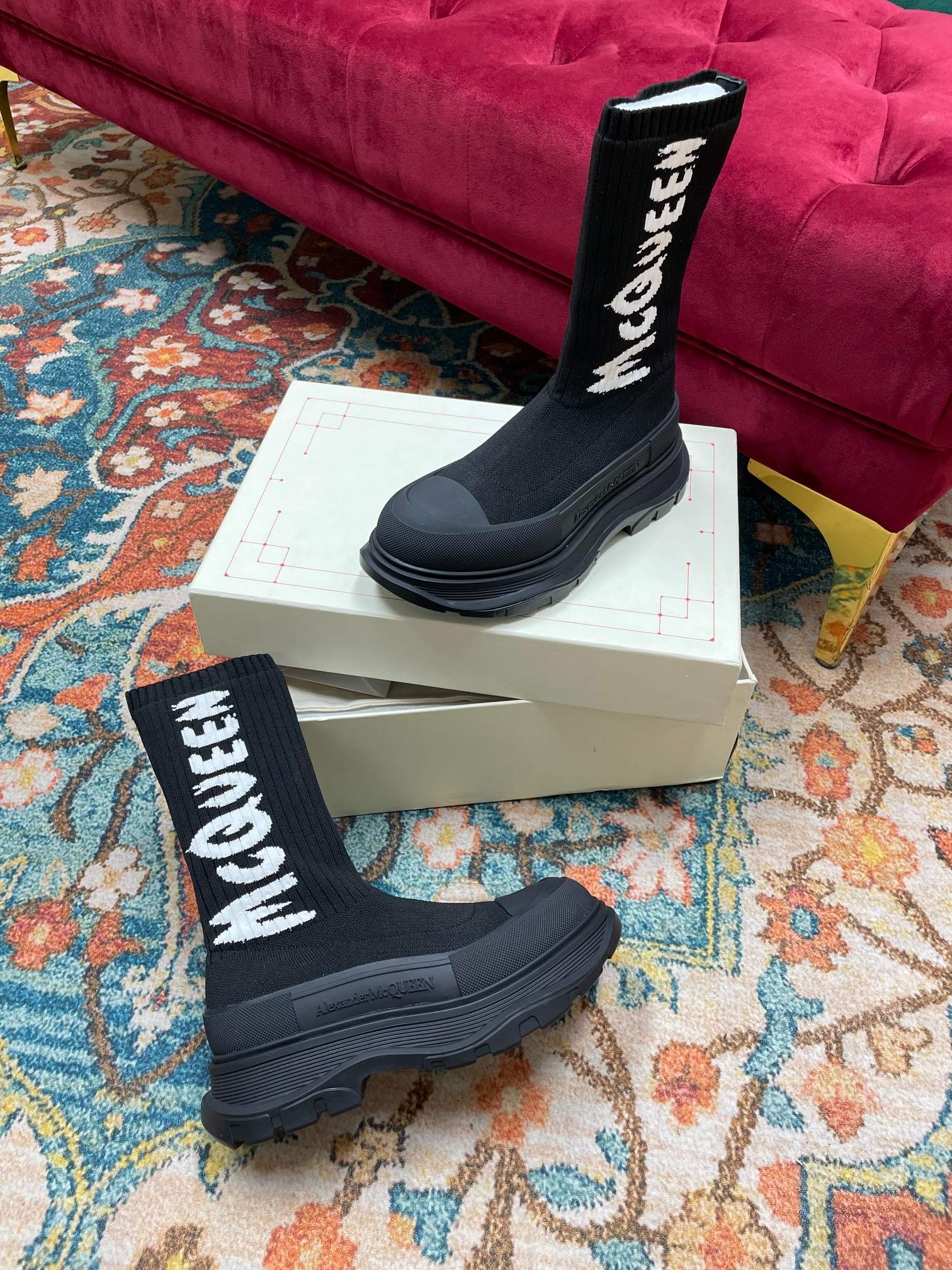 Zenium: Alexander McQueen Queen 22s Graffiti Sock Boots with Zirconium Fabric - 图片 5