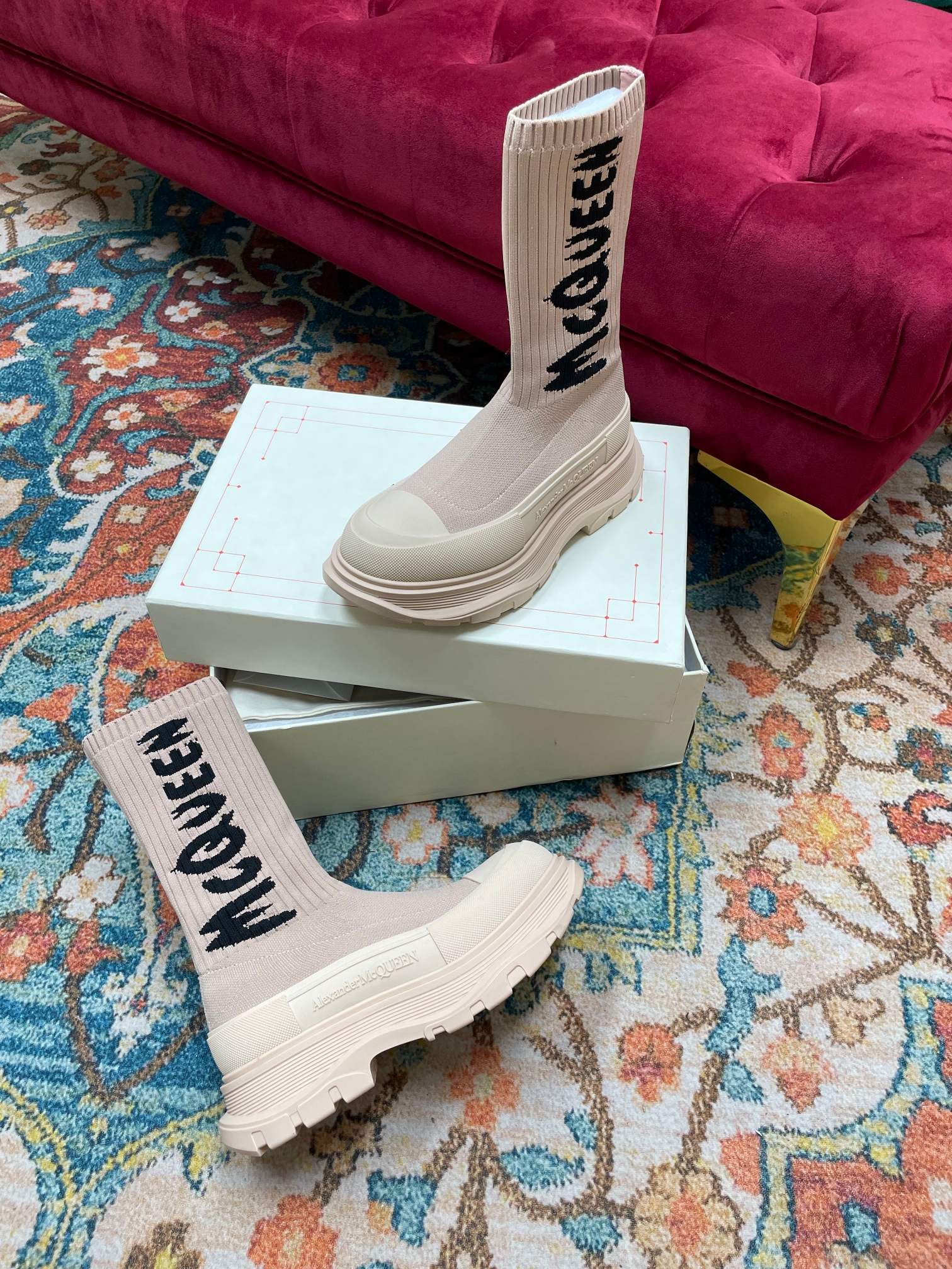 Zenium: Alexander McQueen Queen 22s Graffiti Scrolling Sock Boots, New Zirconium Fabric. - 图片 5
