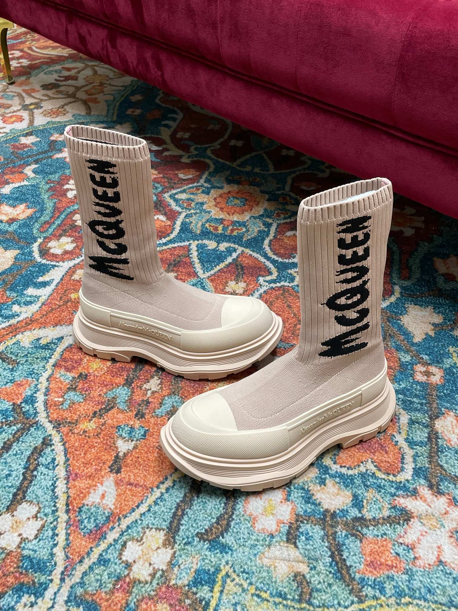 Zenium: Alexander McQueen Queen 22s Graffiti Scrolling Sock Boots, New Zirconium Fabric. - 图片 7