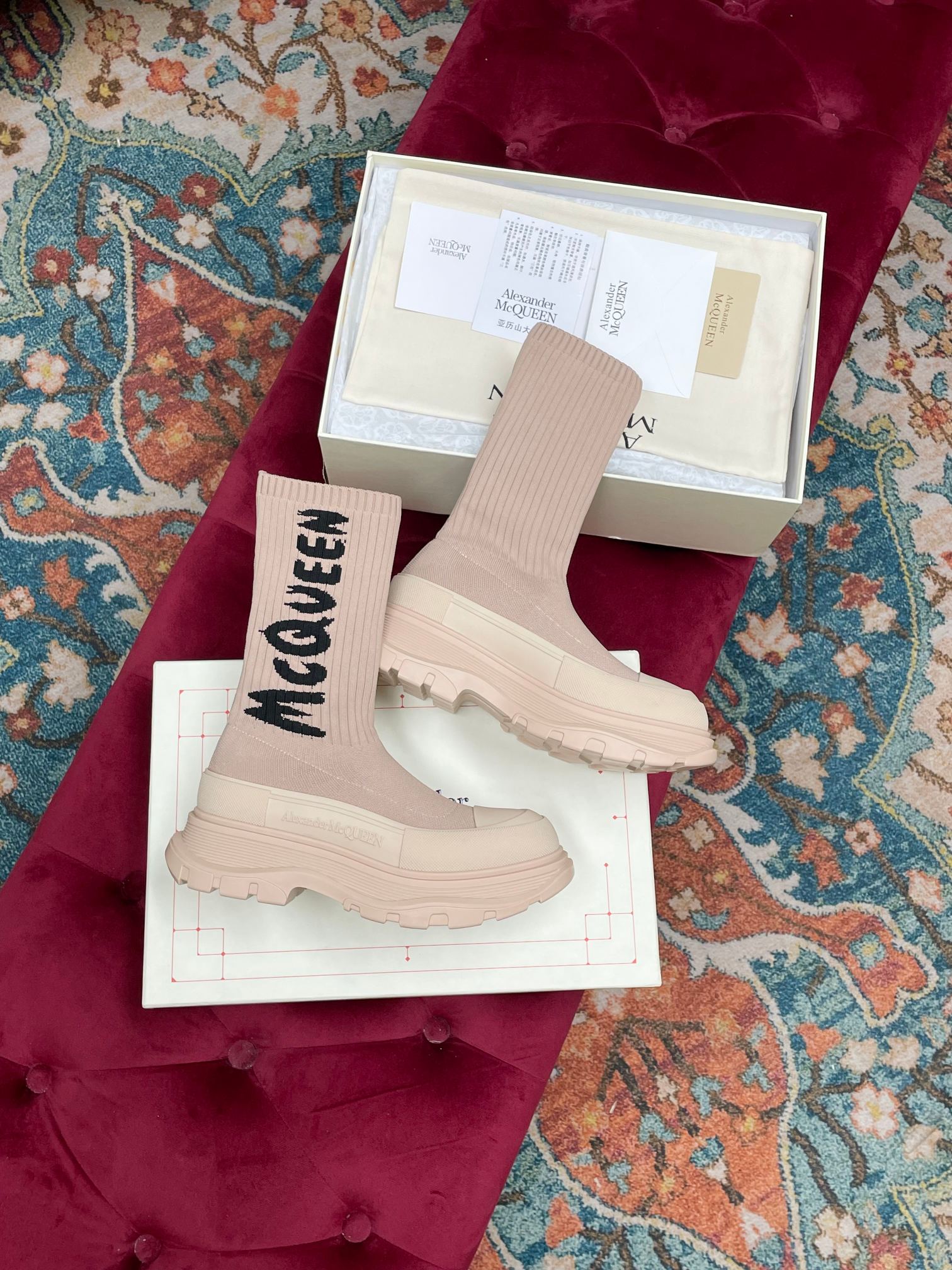 Zenium: Alexander McQueen Queen 22s Graffiti Scrolling Sock Boots, New Zirconium Fabric. - 图片 3