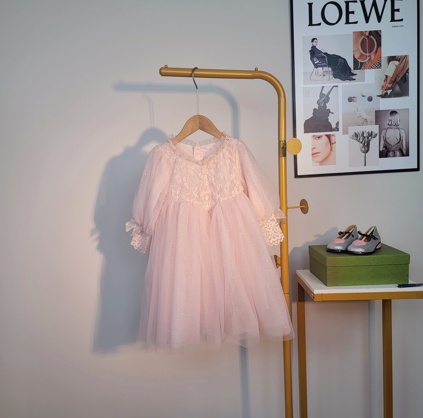 “Valentin0 Valentino 2022 Children’s Fall Dress: Quality Fabric, Various Sizes Available” - 图片 1