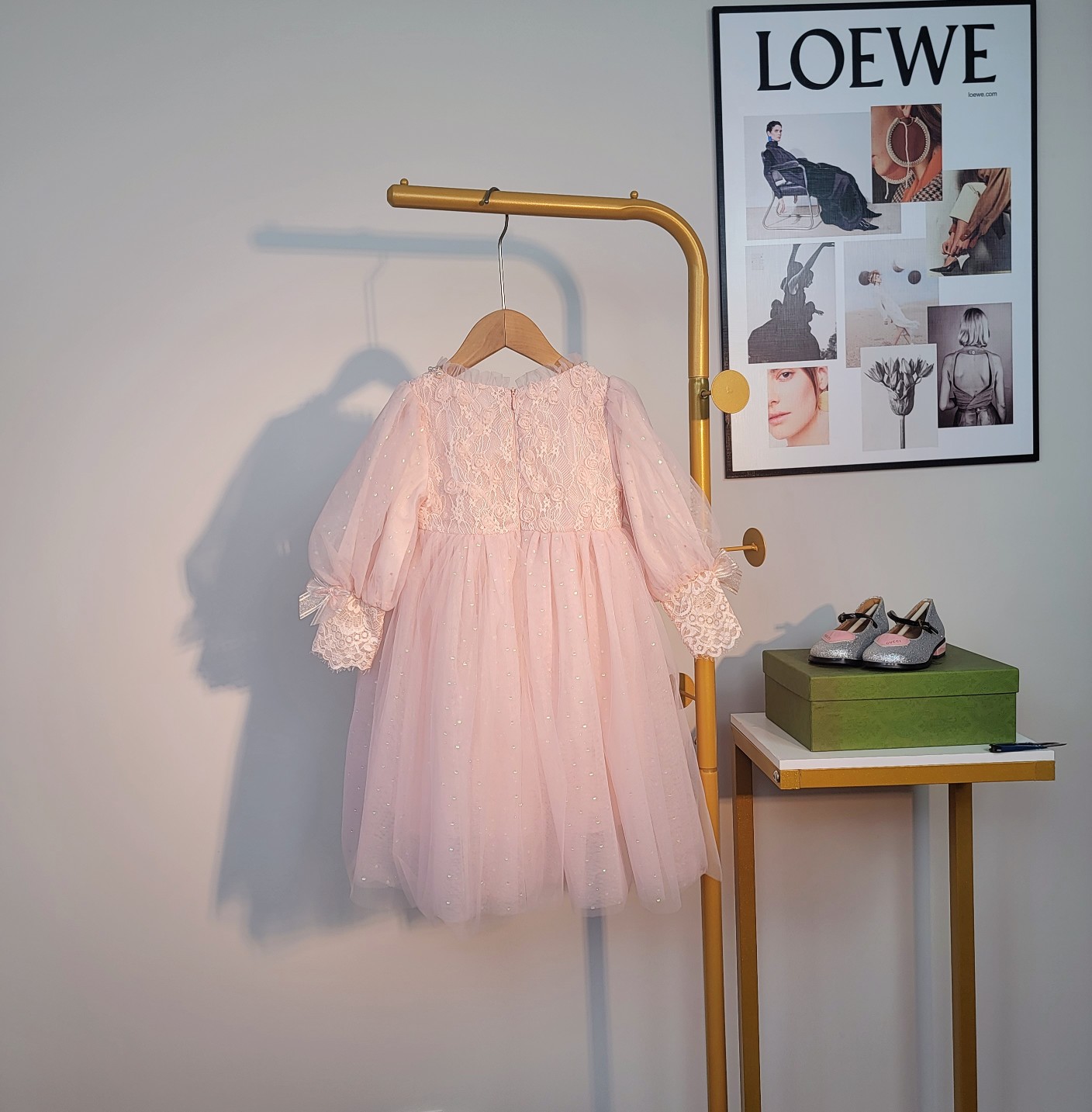 “Valentin0 Valentino 2022 Children’s Fall Dress: Quality Fabric, Various Sizes Available” - 图片 2