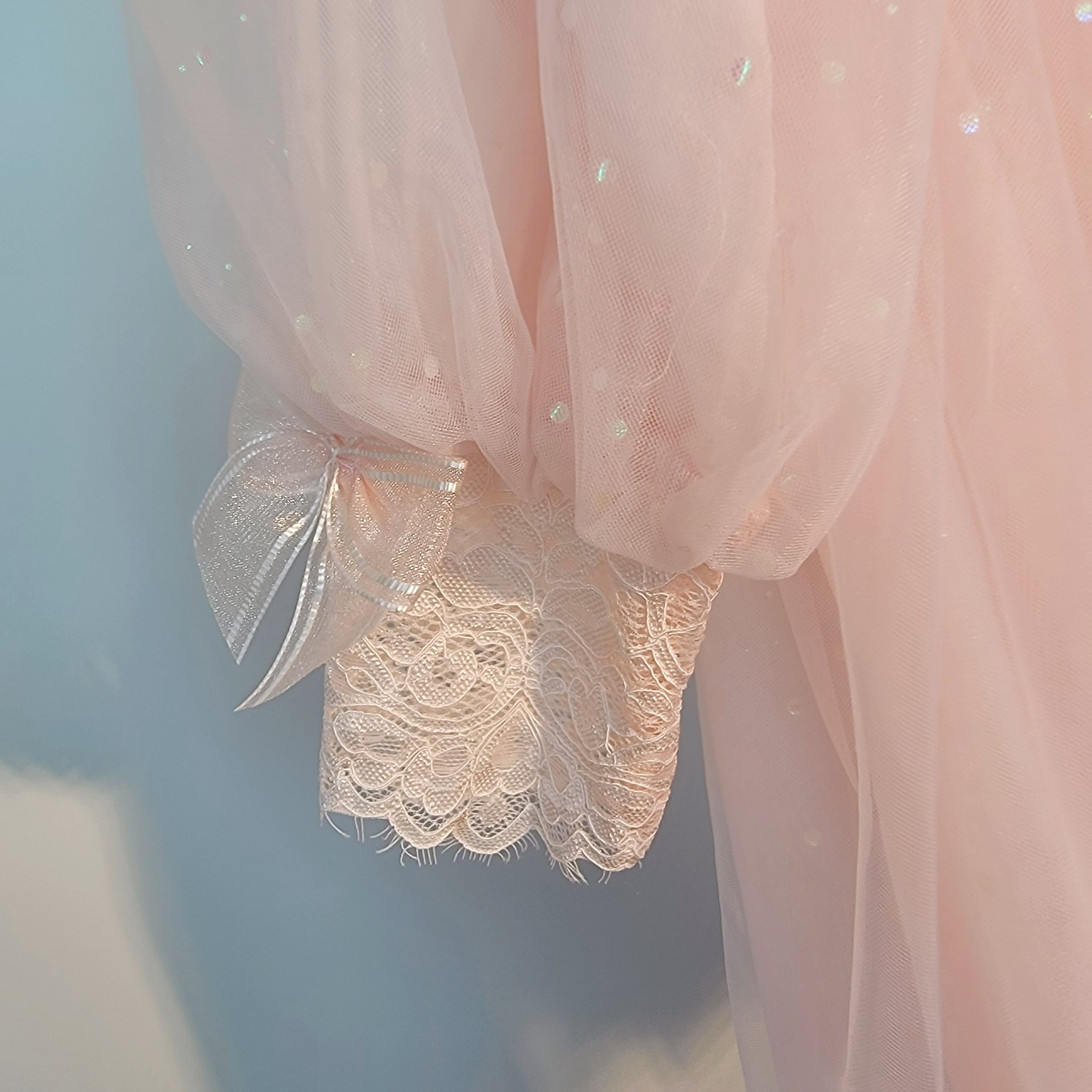 “Valentin0 Valentino 2022 Children’s Fall Dress: Quality Fabric, Various Sizes Available” - 图片 4