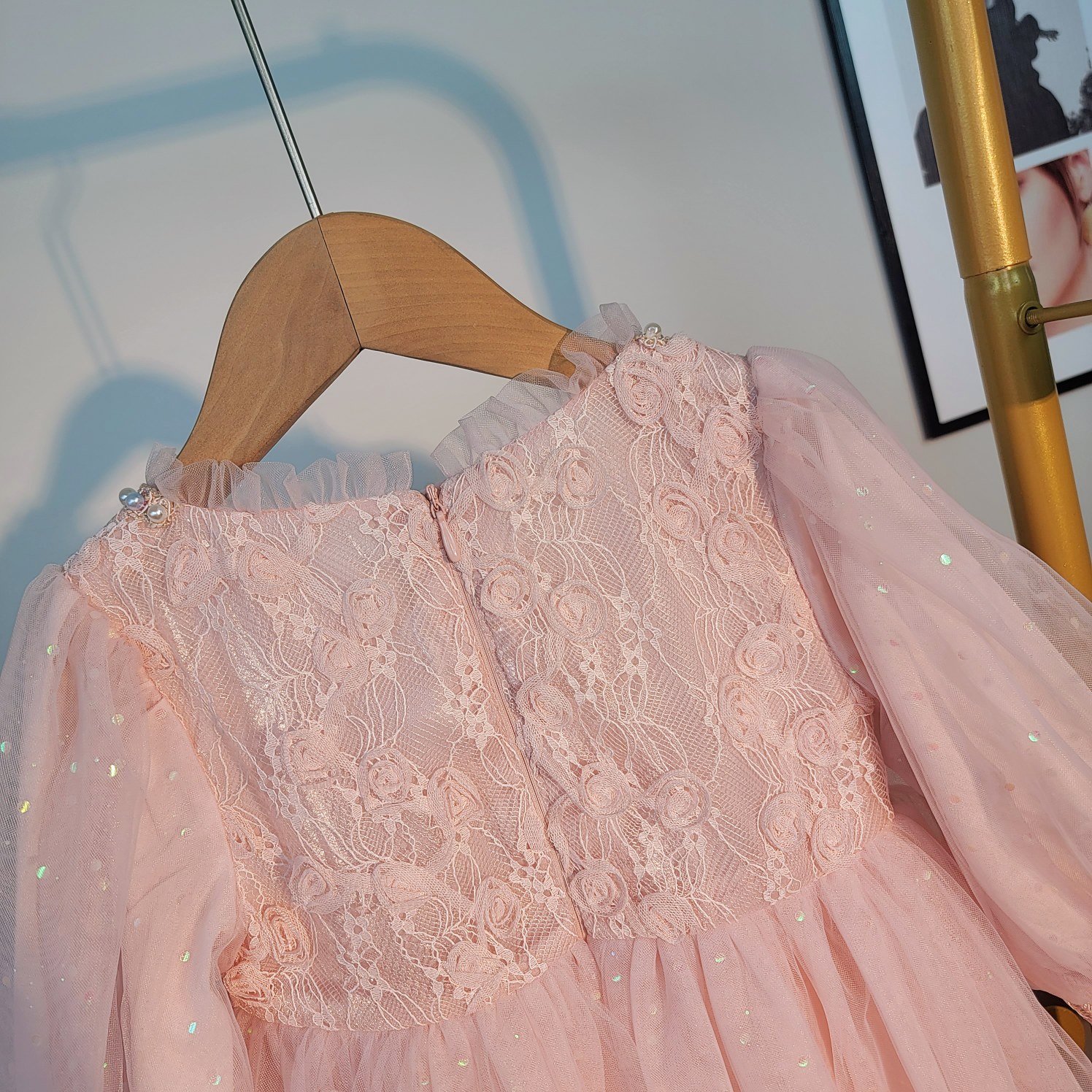 “Valentin0 Valentino 2022 Children’s Fall Dress: Quality Fabric, Various Sizes Available” - 图片 6