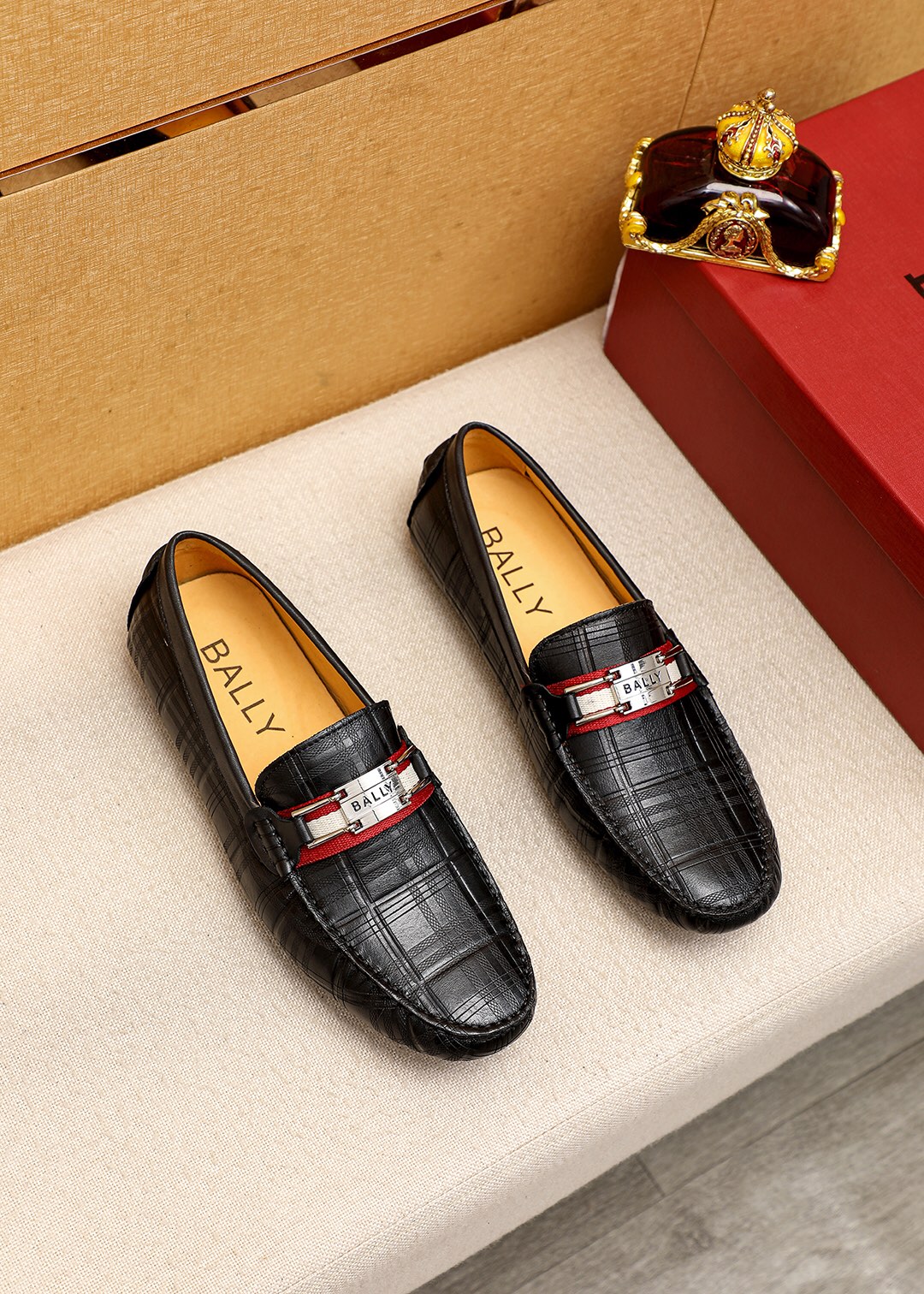 I0  BALLY 巴利 豆豆鞋正码