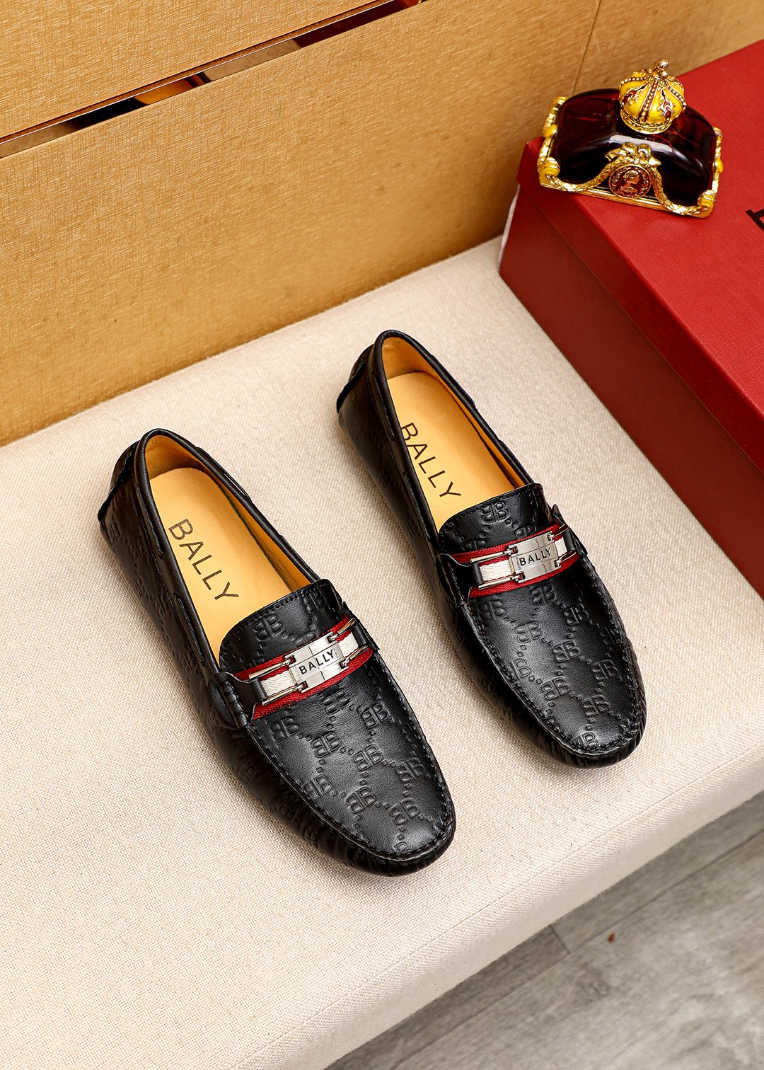 I0  BALLY 巴利 豆豆鞋正码