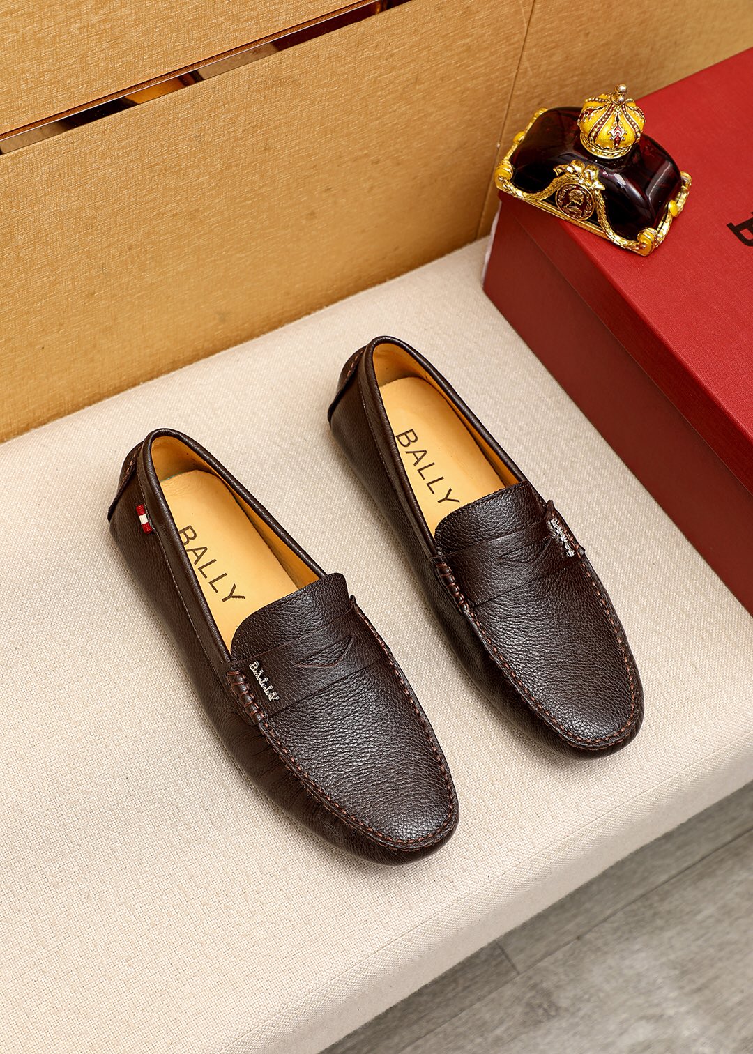 I0  BALLY 巴利 豆豆鞋正码