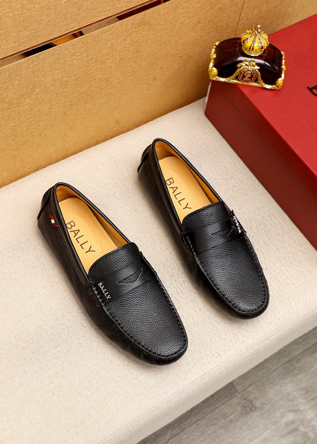 I0  BALLY 巴利 豆豆鞋正码