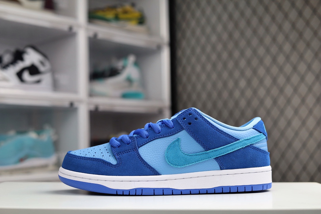 H0 公司级NK SB Dunk Low Pro “Blue Raspberry”蓝树莓 头层材料 最新的环保柯回收材料 独家版型蒸餾加工帶來的是更好的视觉和脚感体验大厂纯原品质出货 清洁度 电绣工艺 皮料切割干净无任何毛边 细节完美