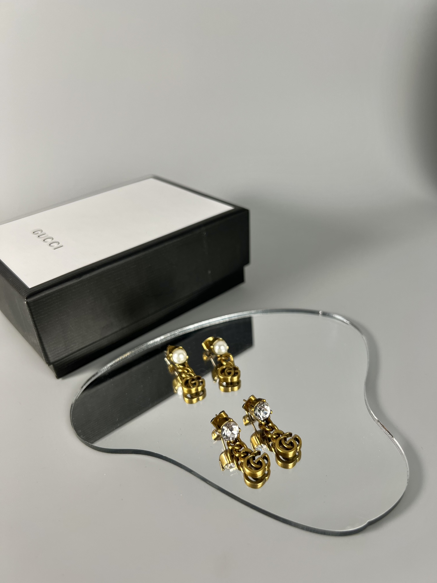 Gucci Gucci 中古 双G 耳钉，做旧的古铜双G 钻和珍珠，非常日常百搭