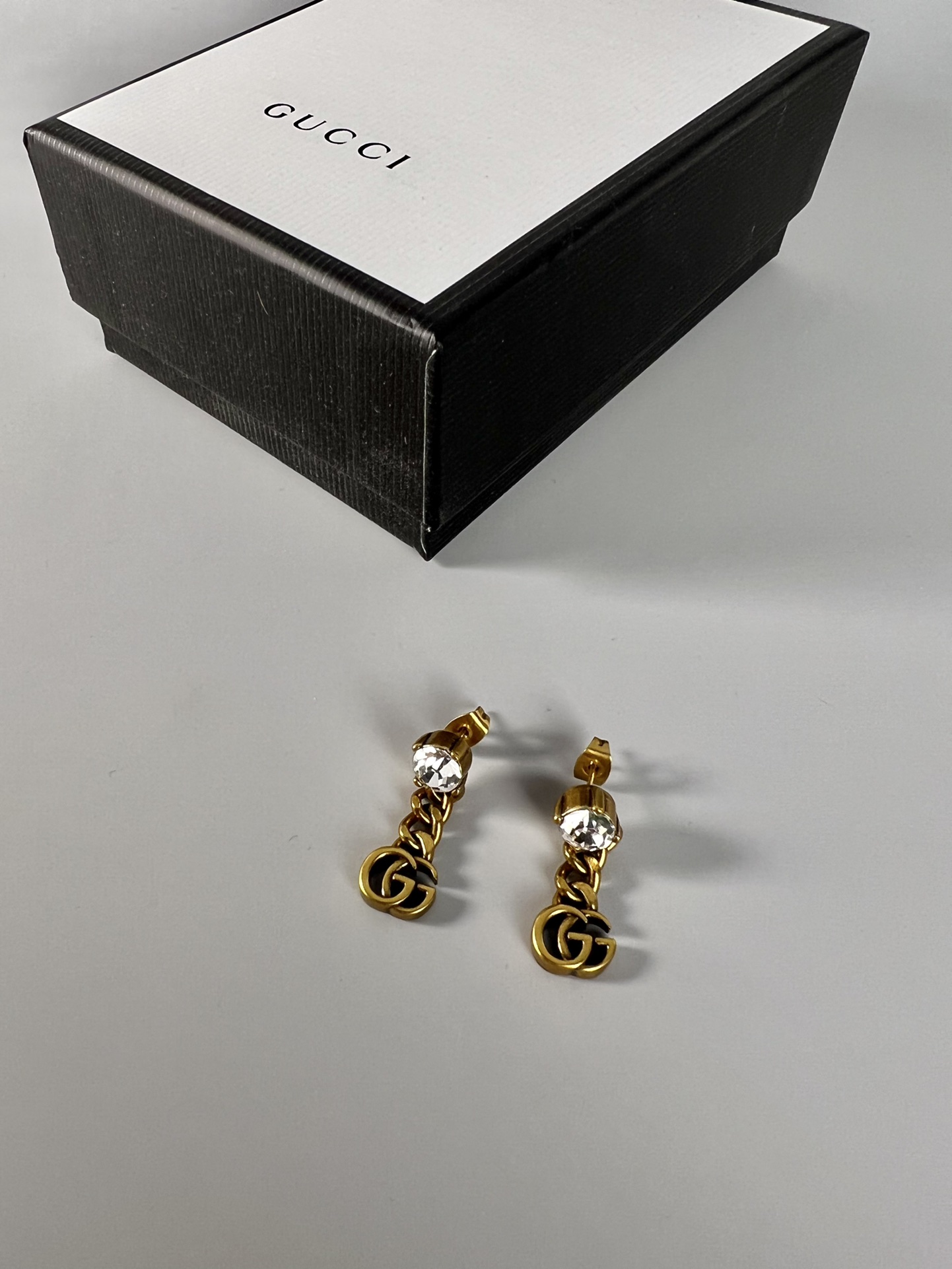 Gucci Gucci 中古 双G 耳钉，做旧的古铜双G 钻和珍珠，非常日常百搭