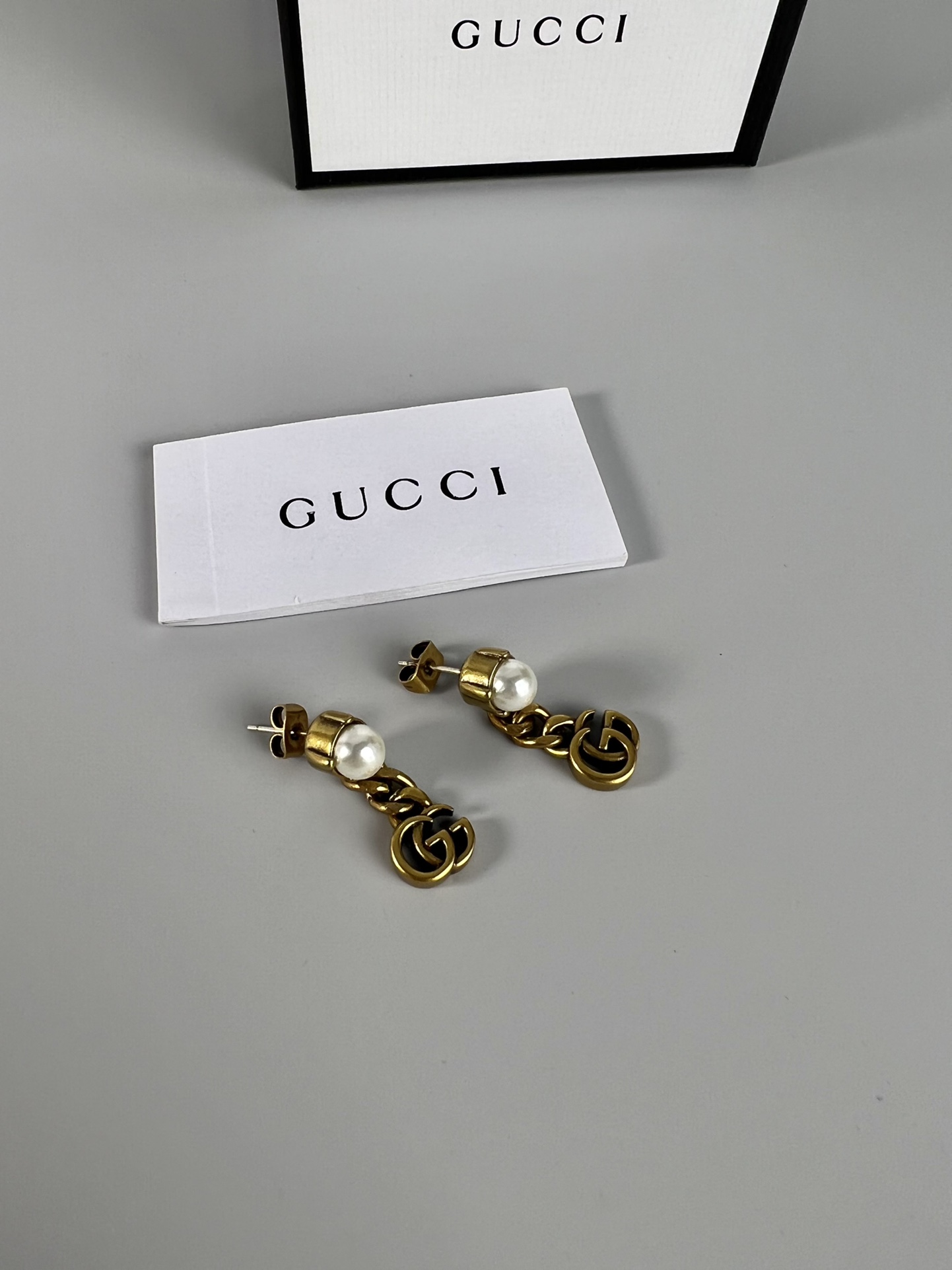 Gucci Gucci 中古 双G 耳钉，做旧的古铜双G 钻和珍珠，非常日常百搭