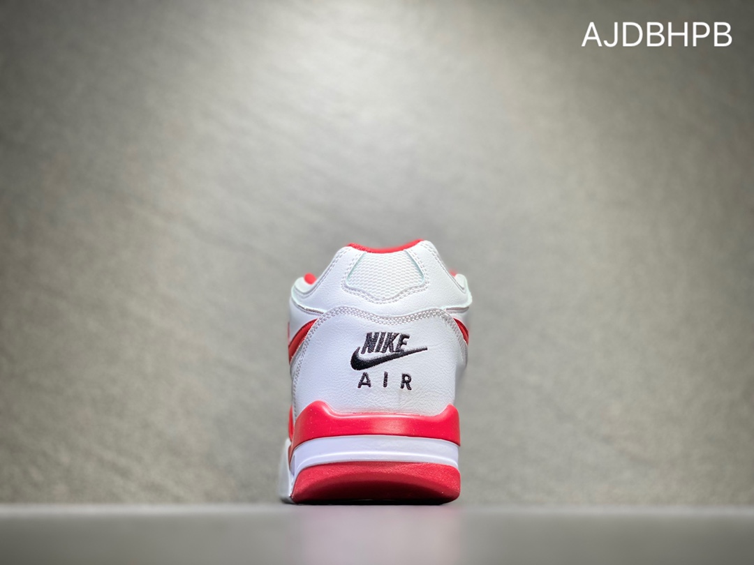 220 Air Flight Legacy 白红 将经典Air Jordan 3和Air Jordan 4元素融为一体819665-100