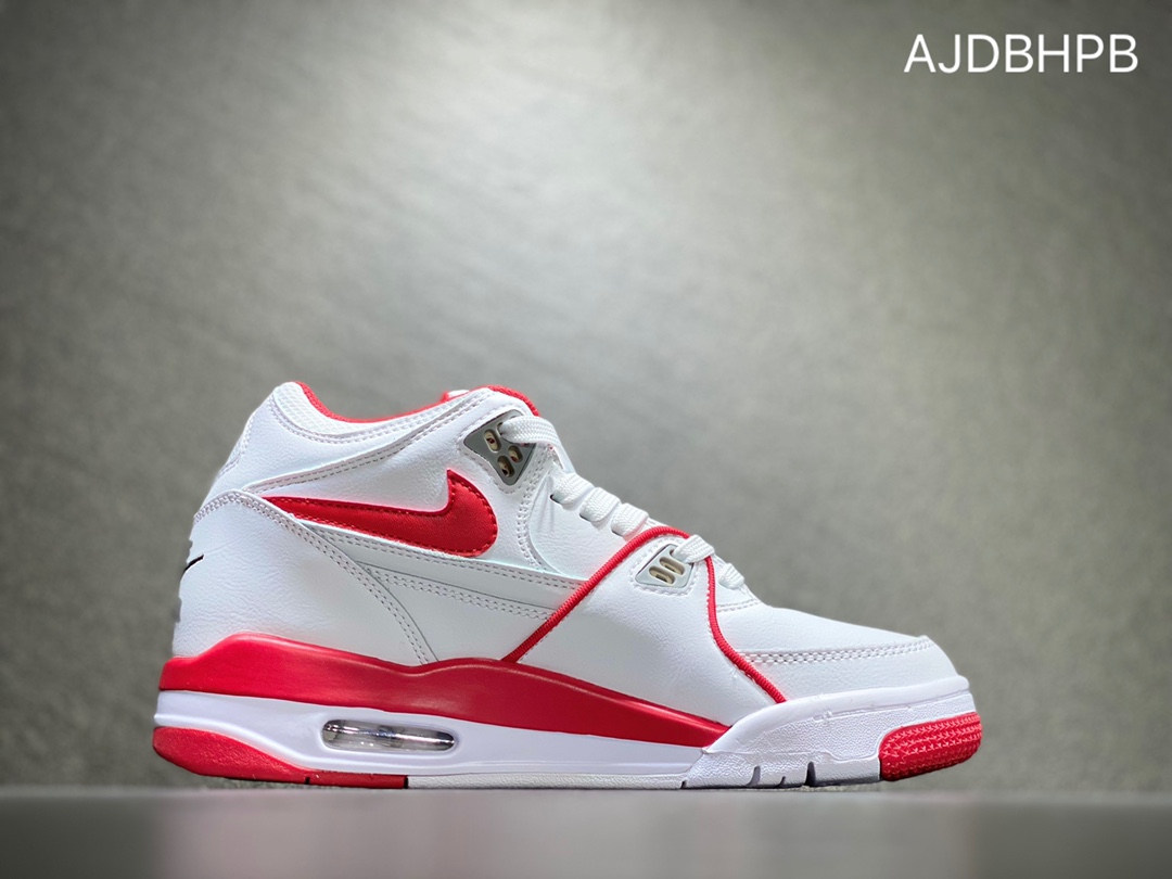 220 Air Flight Legacy 白红 将经典Air Jordan 3和Air Jordan 4元素融为一体819665-100