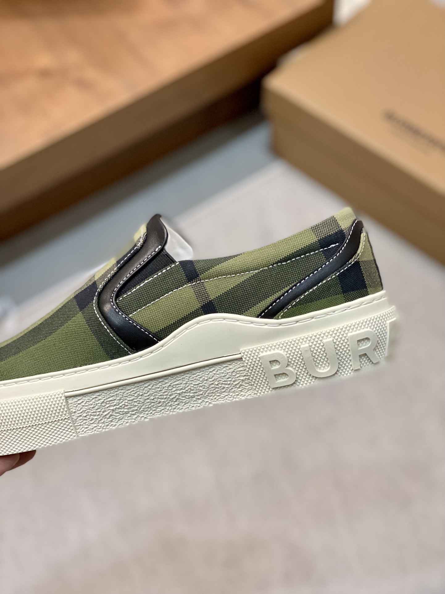 Contador sincronizado BURBERRY Burberry compradores superiores sincronizados a la venta Positiva Tam