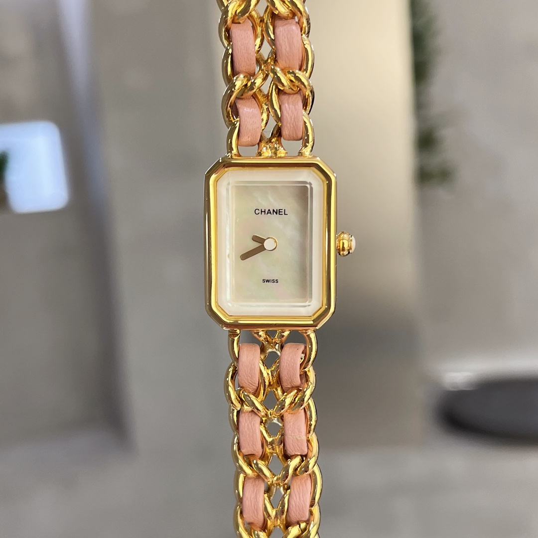 方糖又添新色香槟香奈儿ChanelPremiere系列腕表！1987年灵感源自巴黎芳登广场的轮廓中古方糖