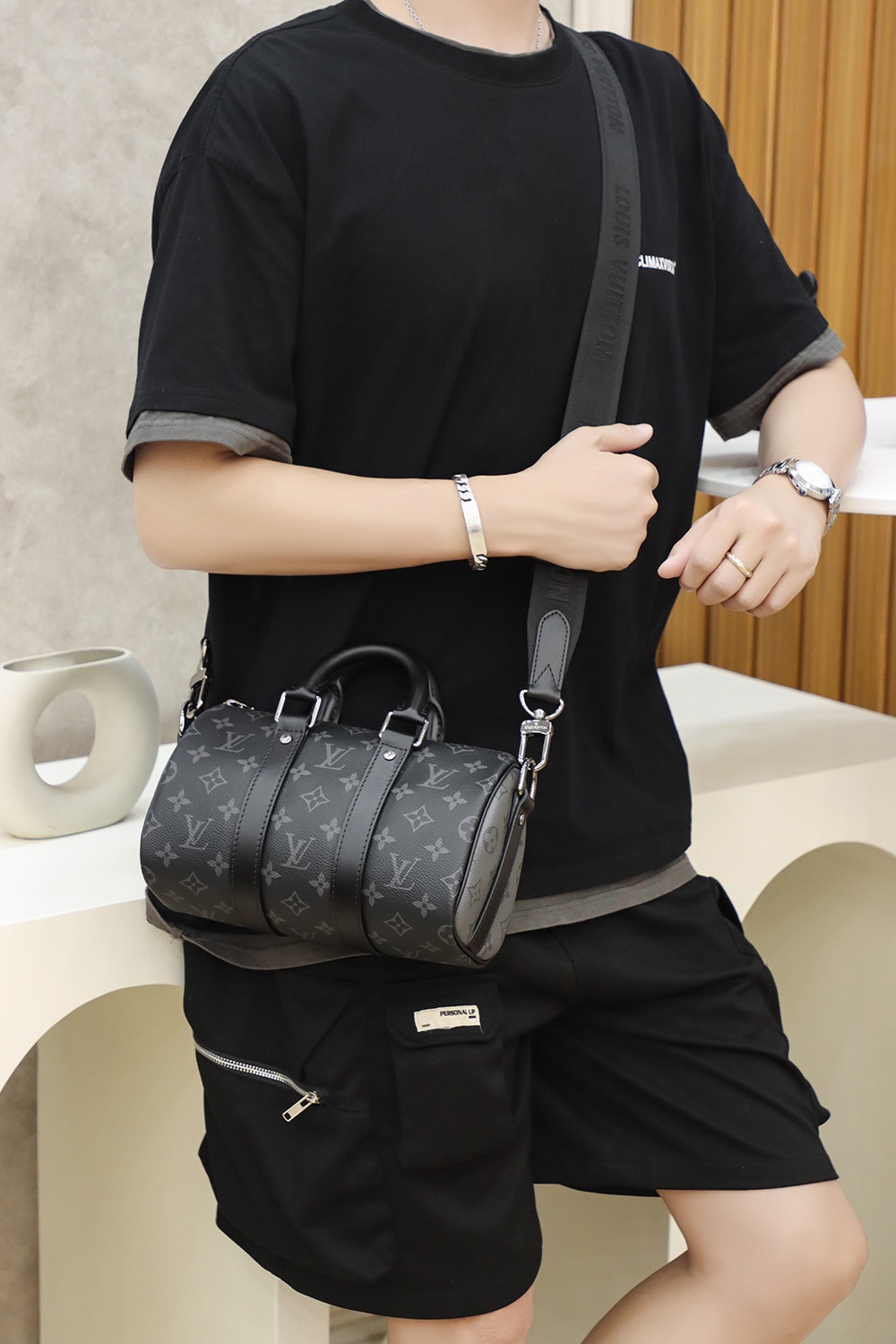 𝐊𝐞𝐞𝐩𝐚𝐥𝐥 𝐂𝐢𝐭𝐲𝟐𝟓 #M46271# 免税版 
▪️上身图 供参考▪️
可通勤可休闲，潮男必备品！