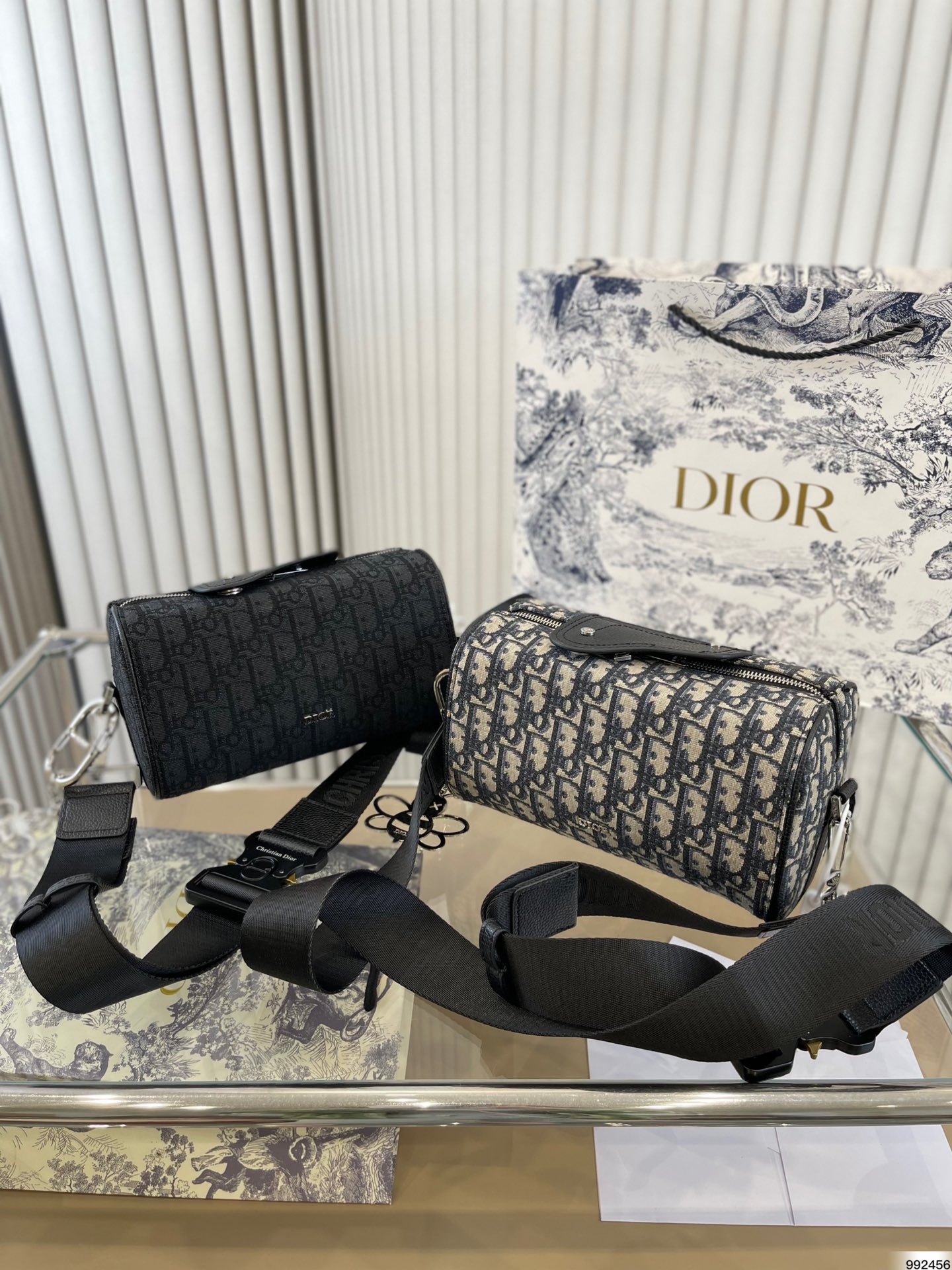 K0 配盒  Dior  迪奥 枕头包 2022百搭之王 上身凹造型超级有范 尺寸22 11 13