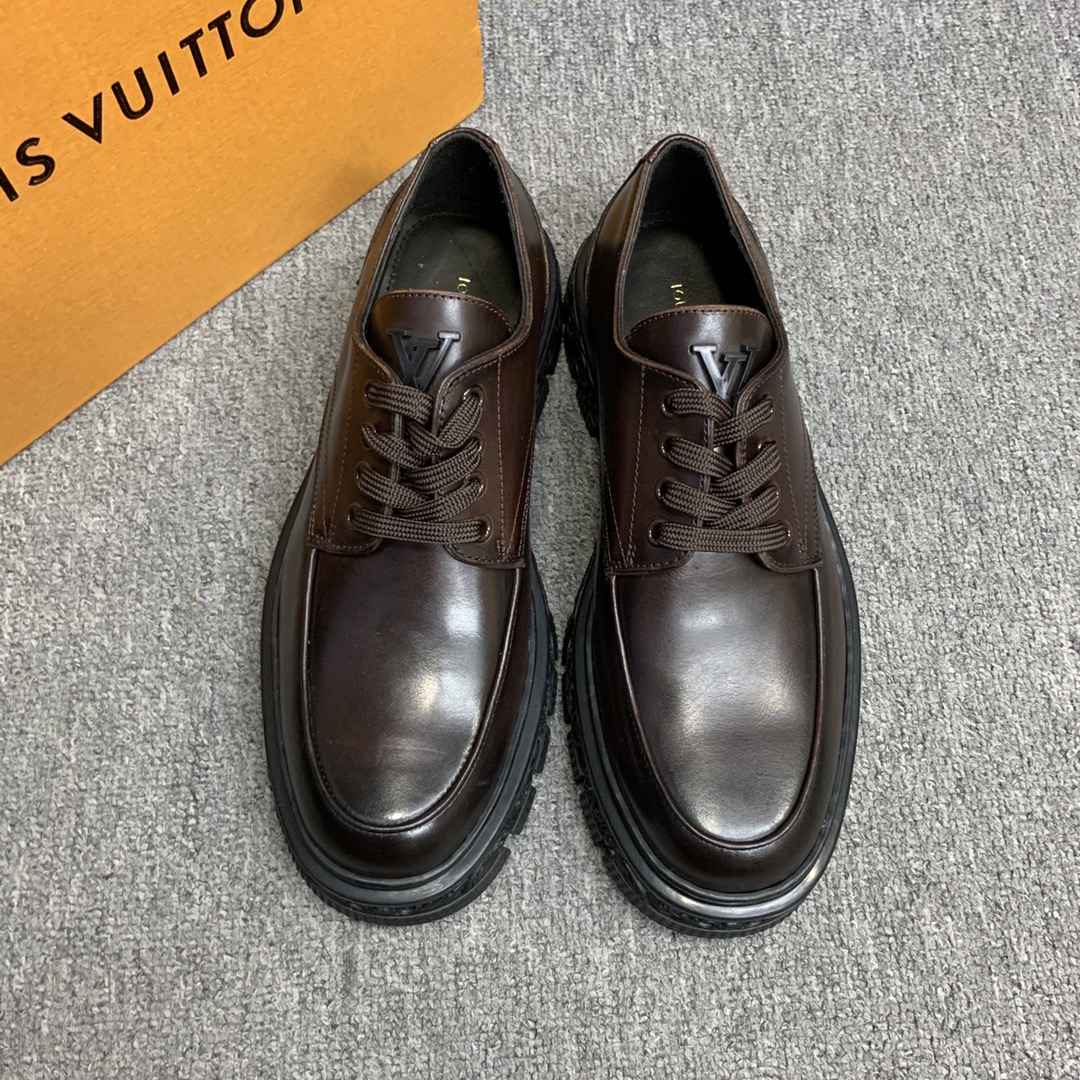 【LV】Zapatos de piel para hombre. Réplica superior 1:1 del sitio web oficial original, calidad superior, parte superior …