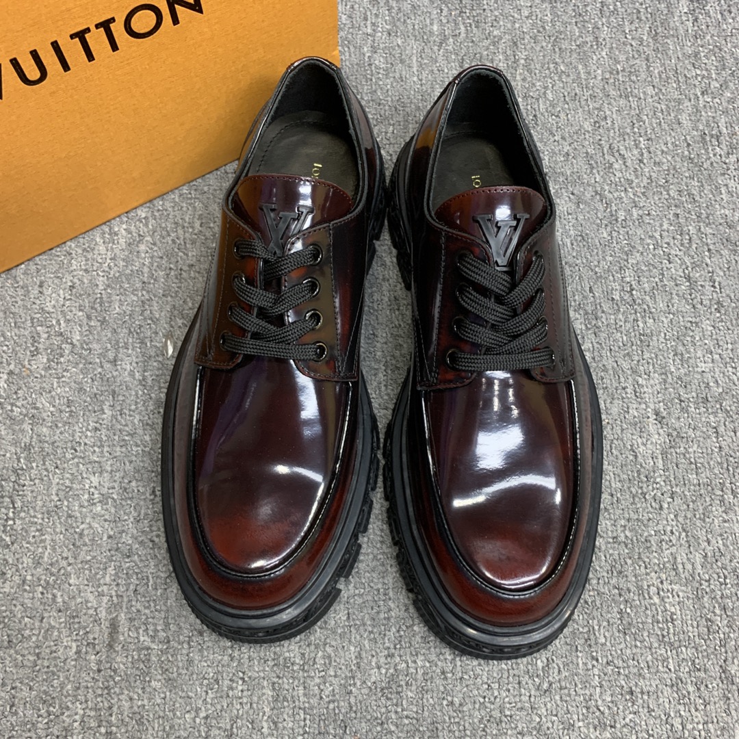 【LV】Zapatos de piel para hombre. Réplica superior 1:1 del sitio web oficial original, calidad de alta gama, cuero de va…