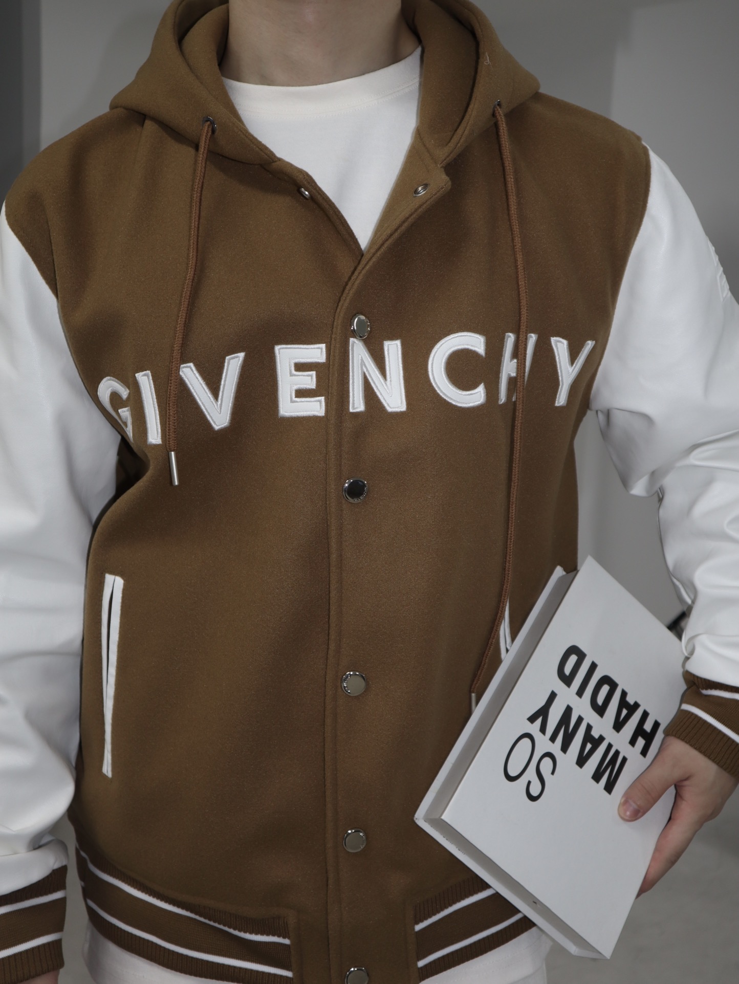 Z1055 GIVENCHY 纪梵希2022ss官网新款羊毛呢棒球服