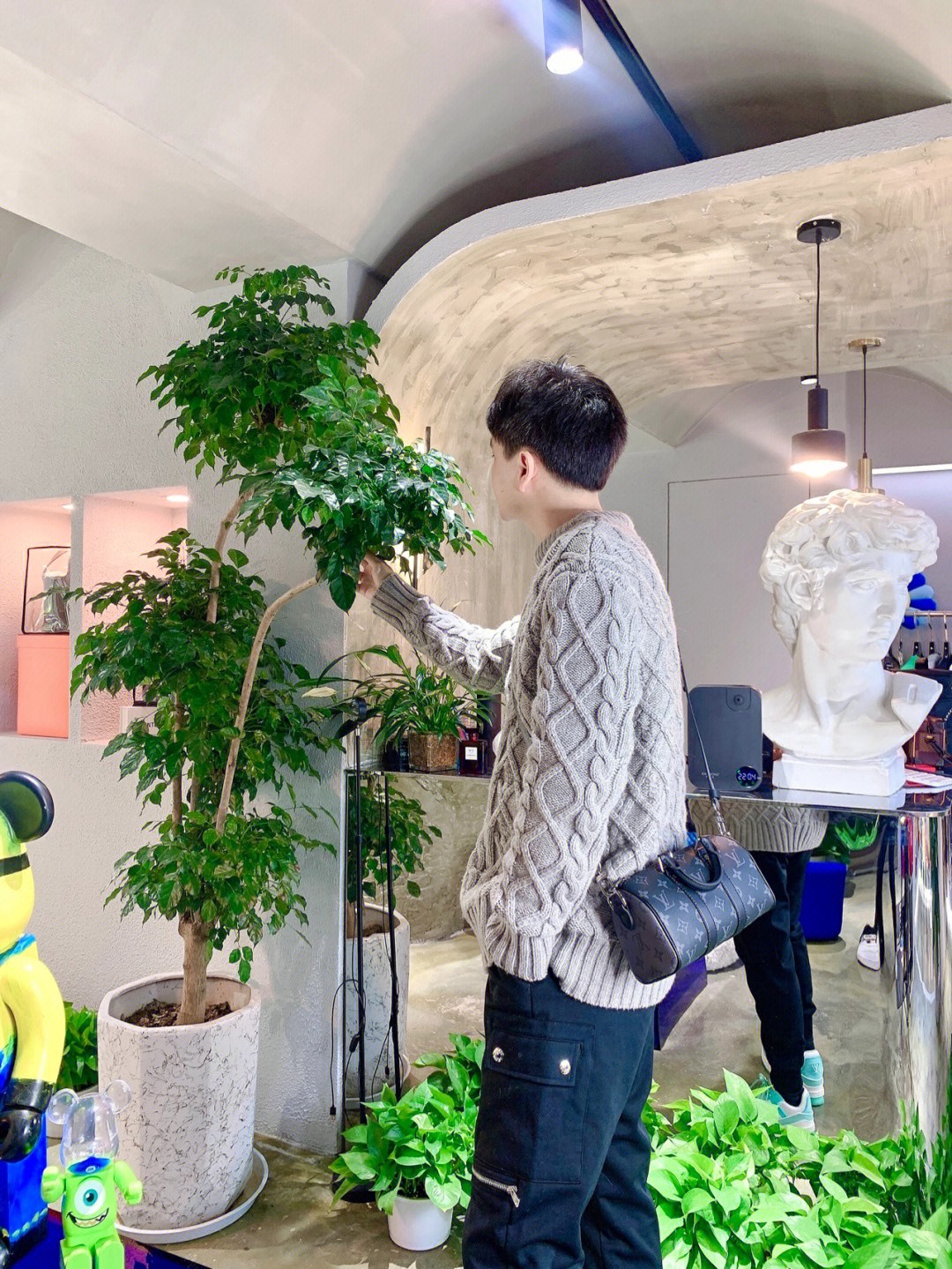 即使是xs的尺寸，
容量足够用，上身也是很精致的气质！