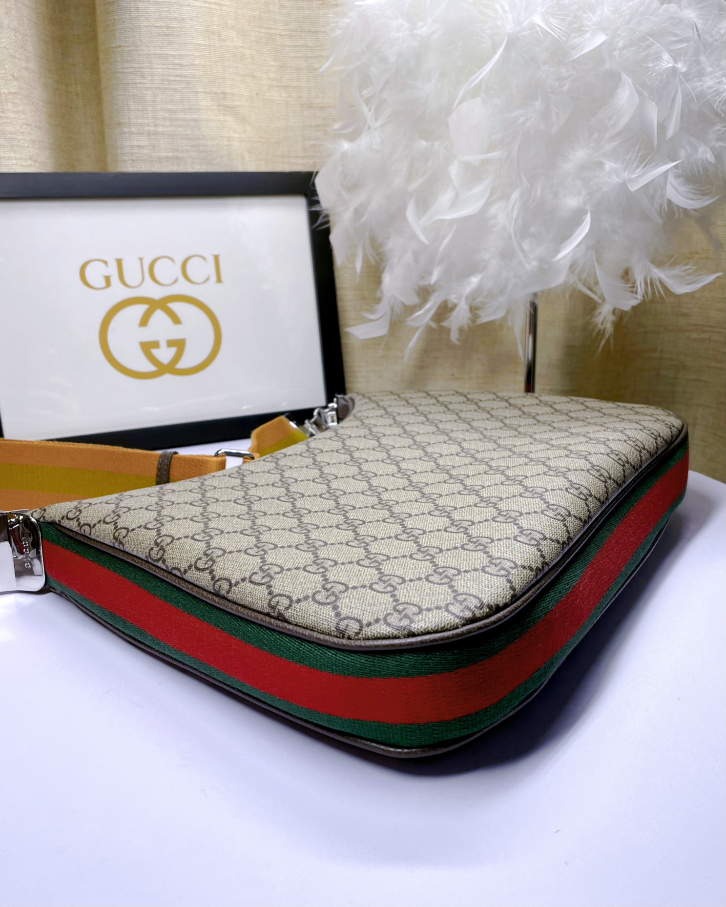 GG👉Gucci Attache系列大号肩背包《古驰爱的进行曲》系列焕新演绎品牌典藏元素，致敬好莱坞恒久