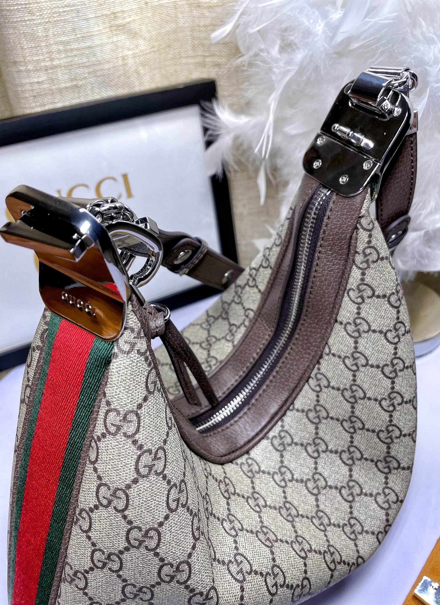 GG👉Gucci Attache系列大号肩背包《古驰爱的进行曲》系列焕新演绎品牌典藏元素，致敬好莱坞恒久