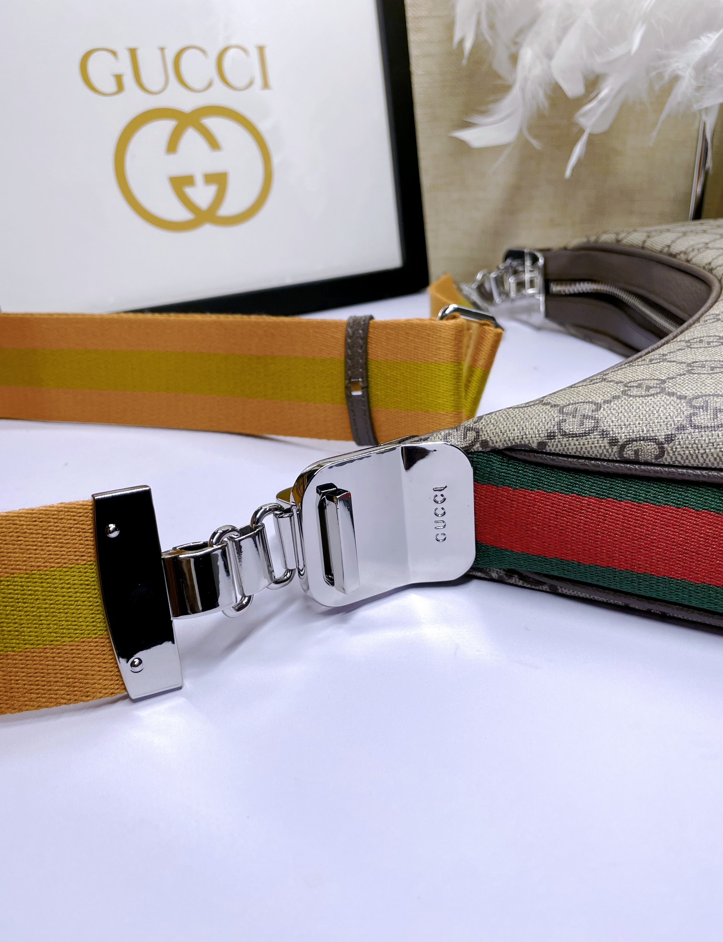 GG👉Gucci Attache系列大号肩背包《古驰爱的进行曲》系列焕新演绎品牌典藏元素，致敬好莱坞恒久