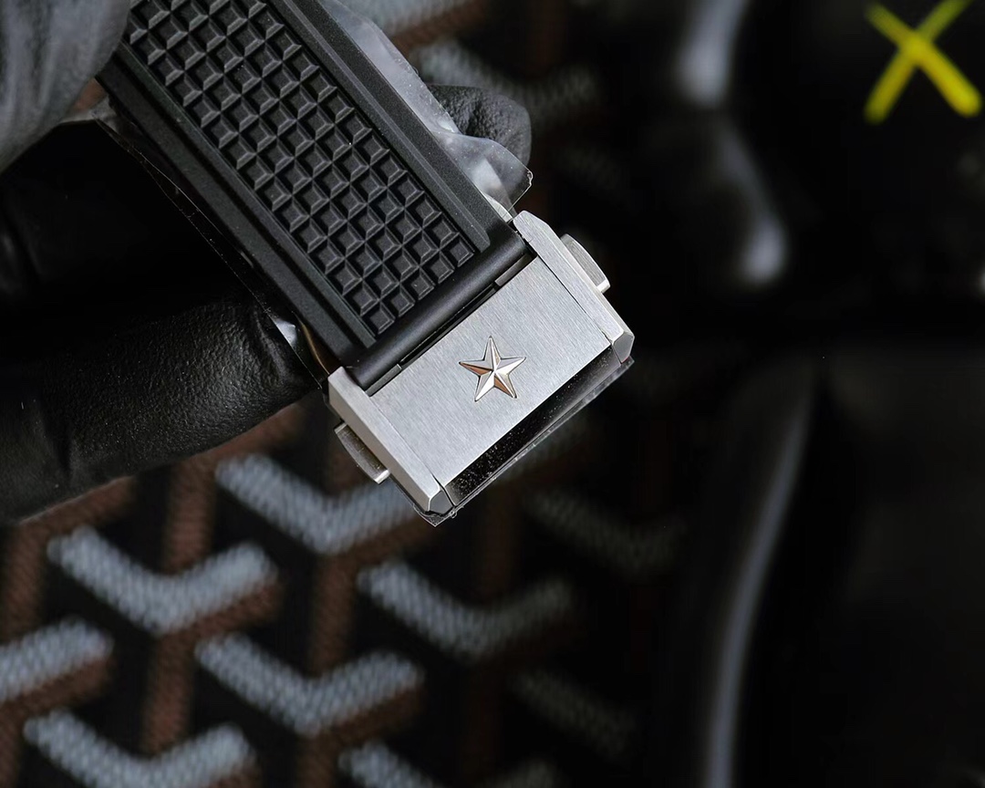 DeFy Series Upgrades: Enhanced Design and Functionality for Wristwatches - 图片 7