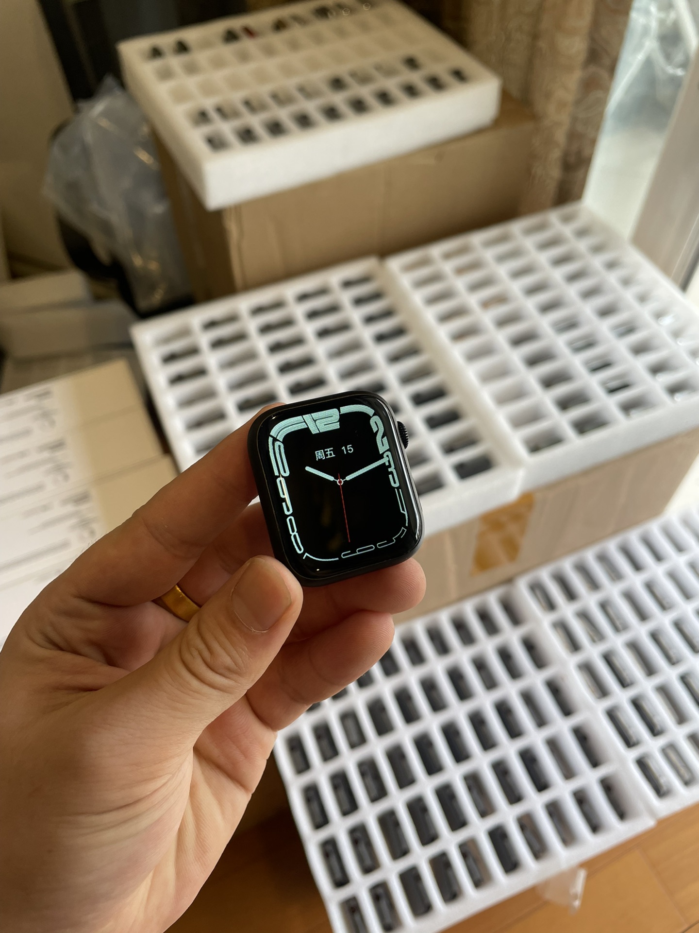 苹果Watch 7手表 外观一比一 分辨率流畅度非常高