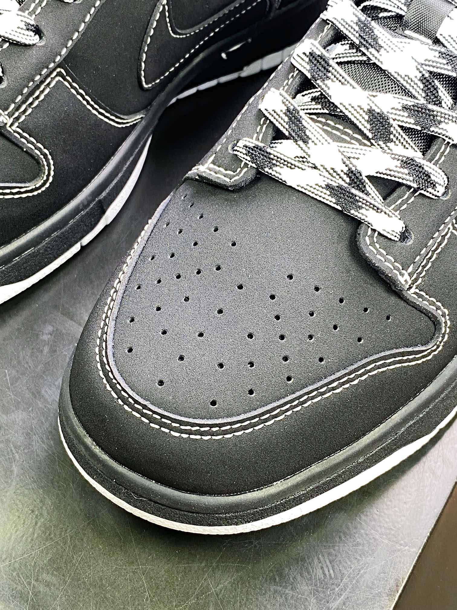 260 《头文字D》x SB Dunk Low”INITIAL D/Lancer Evolution GSR EVO3”扣篮系列低帮休闲运动滑板板鞋“黑白车线须藤京一”DD1391-106