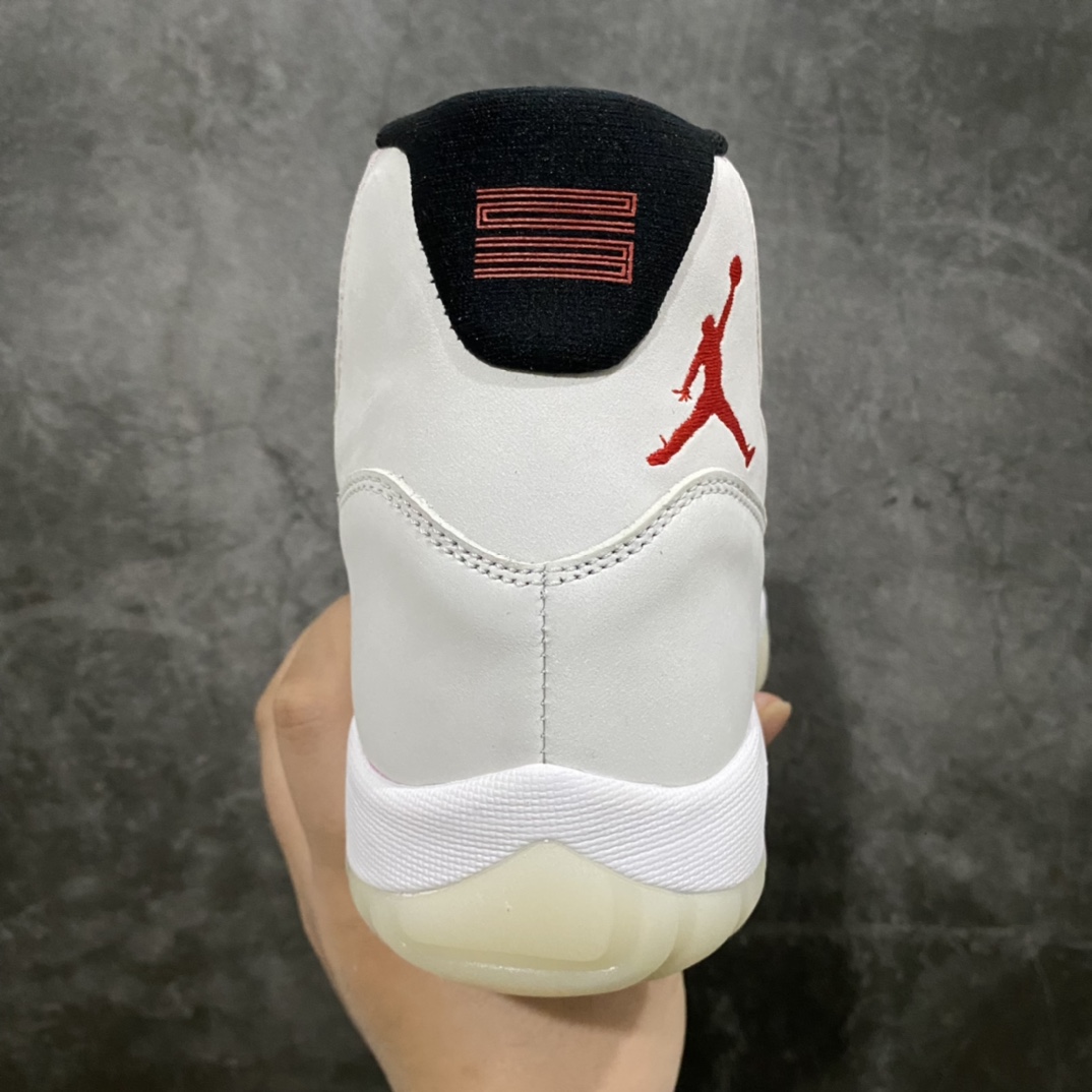 图片[4]-外贸纯原Air Jordan AJ11 兔八哥高帮 378037-016 新货无氧化 原楦原档案数据开模打造 原厂中底拉帮钢印 原厂漆皮 防冻不开裂 头层皮料 原装鞋撑 水晶大底正确色度色泽 原楦原数据刺绣 原厂车缝走线及对位 毫厘不差 飞人logo采用原数据电脑刺绣 原装正品碳纤维真实碳板 增强抗扭 原内标 原盒标 正确官方原盒 原厂防氧化水晶外底 原厂配套厂全掌solo气垫 尺码：40 40.5 41 42 42.5 43 44 44.5 45 46 47.5-选品中心