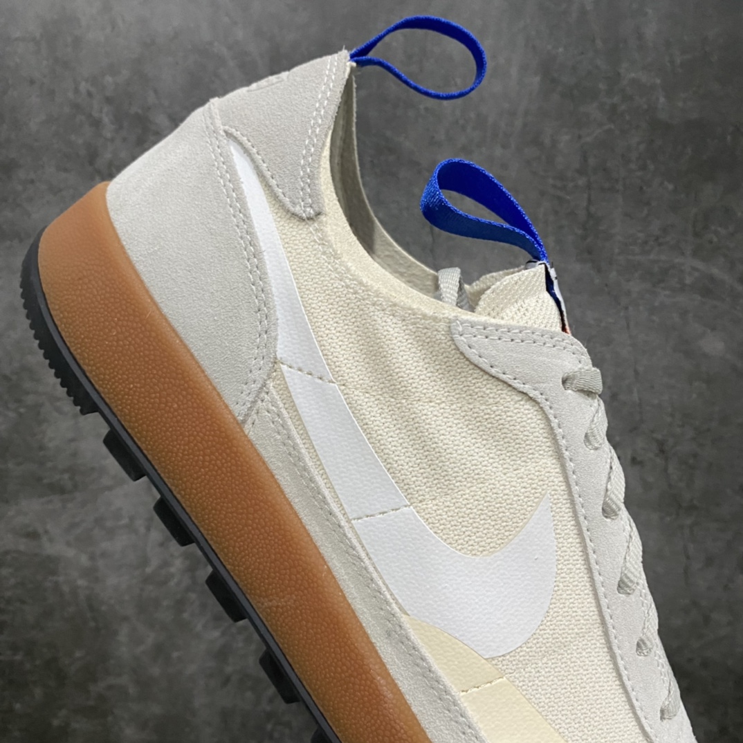 图片[7]-Tom Sachs x NK Craft General Purpose Shoe 联名宇航员4.0火星鞋 DA6672-200 整双鞋的外形和Killshot 较为相似 使用 Mesh 材料作为主体 鞋头和鞋跟都有麂皮材质做加强 鞋头处还有热压材料保护脚趾 整体配色方案较为低调 浅灰色的麂皮搭配上乳白色的 Mesh 材料 鞋身上纯白色硕大的Swoosh 也更吸引人眼球 鞋领口处还有蓝色的标签作为点缀 中底方面使用大地色系的泡棉材质 和浅色的鞋身形成反差带来视觉冲击力 鞋盒上的亮点也不少 手绘风格的 Tom Sachs 和 General Purpose Shoe 字样以及 Swoosh 在鞋盒侧面异常亮眼 颇有 Tom 的个人风格 鞋盒底部也有手写风格的文字 Own Less Do More 尺码：36 36.5 37.5 38 38.5 39 40 40.5 41 42 42.5 43 44 44.5 45-选品中心