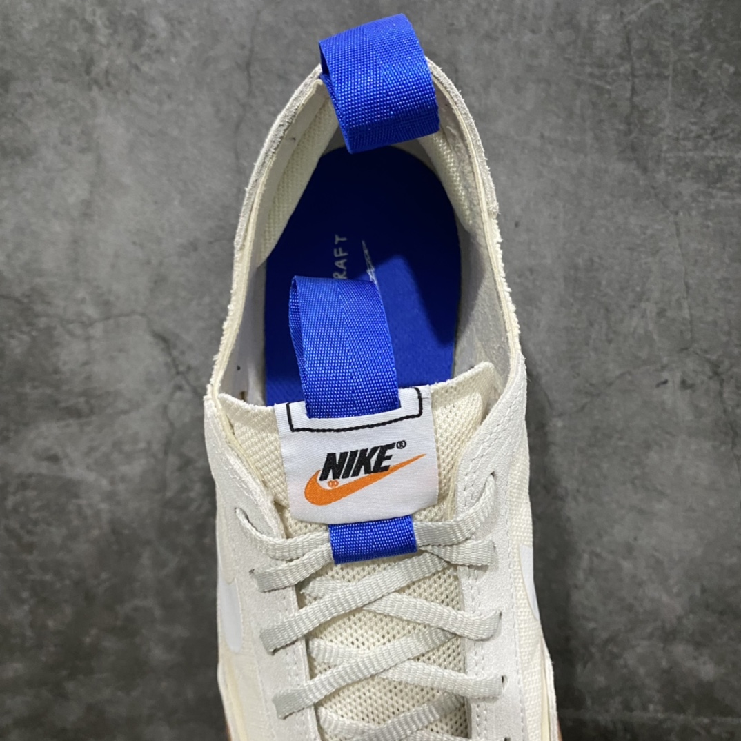 图片[8]-Tom Sachs x NK Craft General Purpose Shoe 联名宇航员4.0火星鞋 DA6672-200 整双鞋的外形和Killshot 较为相似 使用 Mesh 材料作为主体 鞋头和鞋跟都有麂皮材质做加强 鞋头处还有热压材料保护脚趾 整体配色方案较为低调 浅灰色的麂皮搭配上乳白色的 Mesh 材料 鞋身上纯白色硕大的Swoosh 也更吸引人眼球 鞋领口处还有蓝色的标签作为点缀 中底方面使用大地色系的泡棉材质 和浅色的鞋身形成反差带来视觉冲击力 鞋盒上的亮点也不少 手绘风格的 Tom Sachs 和 General Purpose Shoe 字样以及 Swoosh 在鞋盒侧面异常亮眼 颇有 Tom 的个人风格 鞋盒底部也有手写风格的文字 Own Less Do More 尺码：36 36.5 37.5 38 38.5 39 40 40.5 41 42 42.5 43 44 44.5 45-选品中心