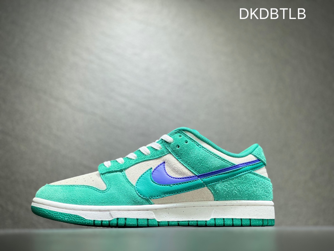 220 Nike Dunk Low SB 低帮滑板鞋 DO9457-101