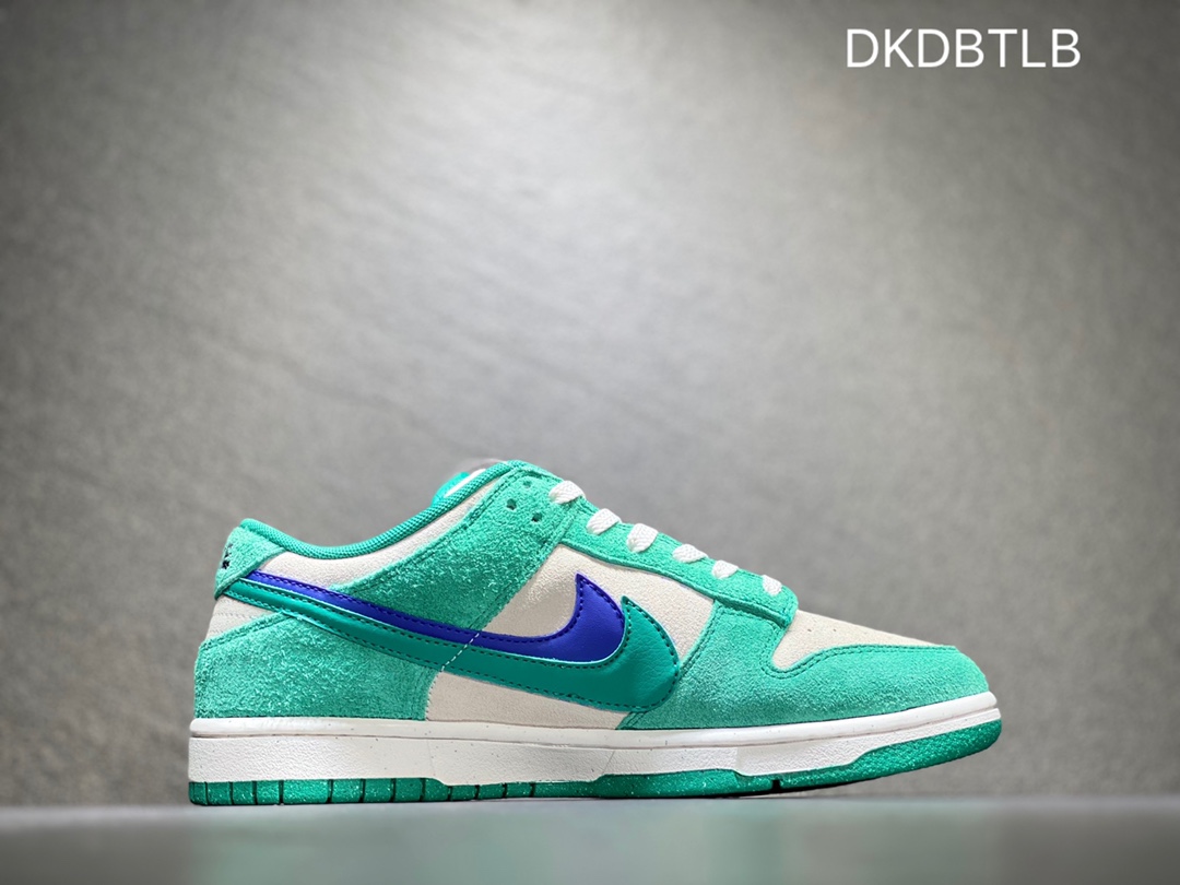 220 Nike Dunk Low SB 低帮滑板鞋 DO9457-101