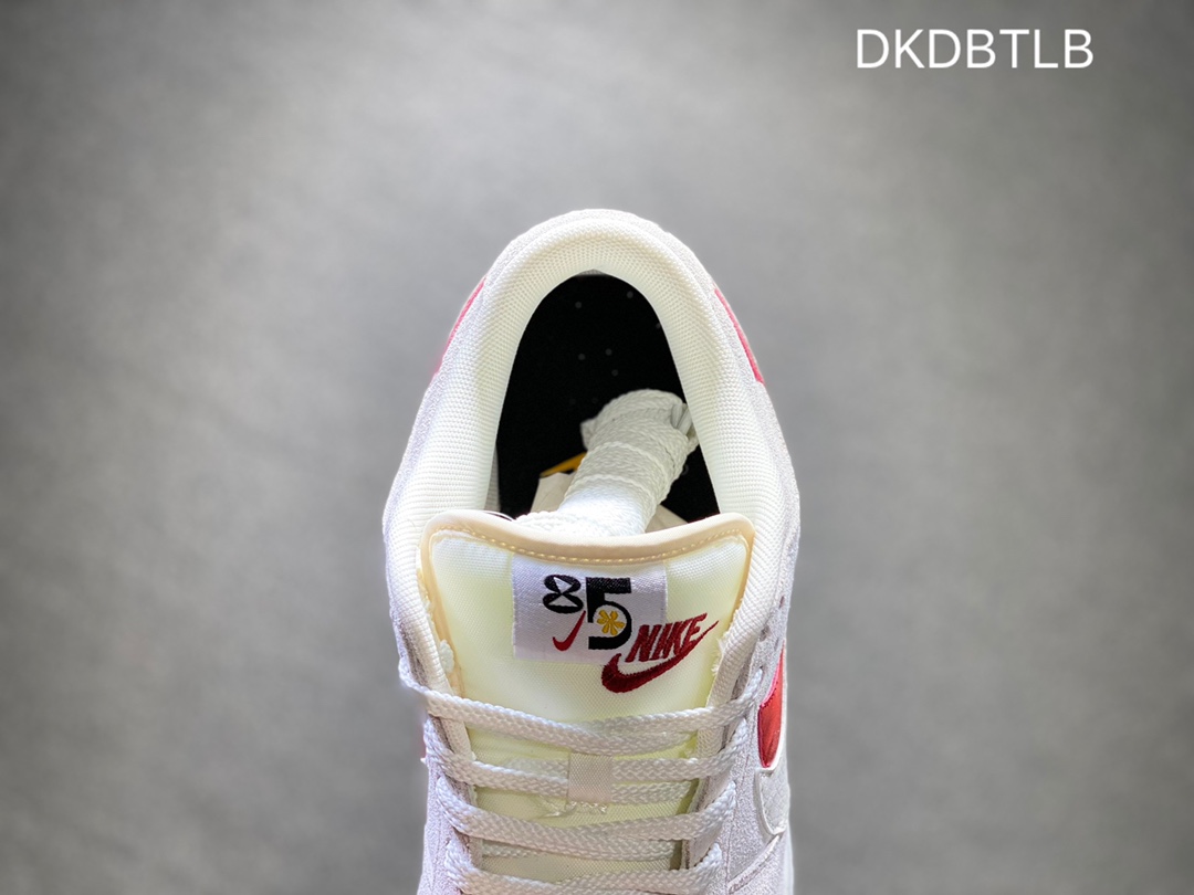 220 Nike Dunk Low SB 低帮滑板鞋DO9457-100